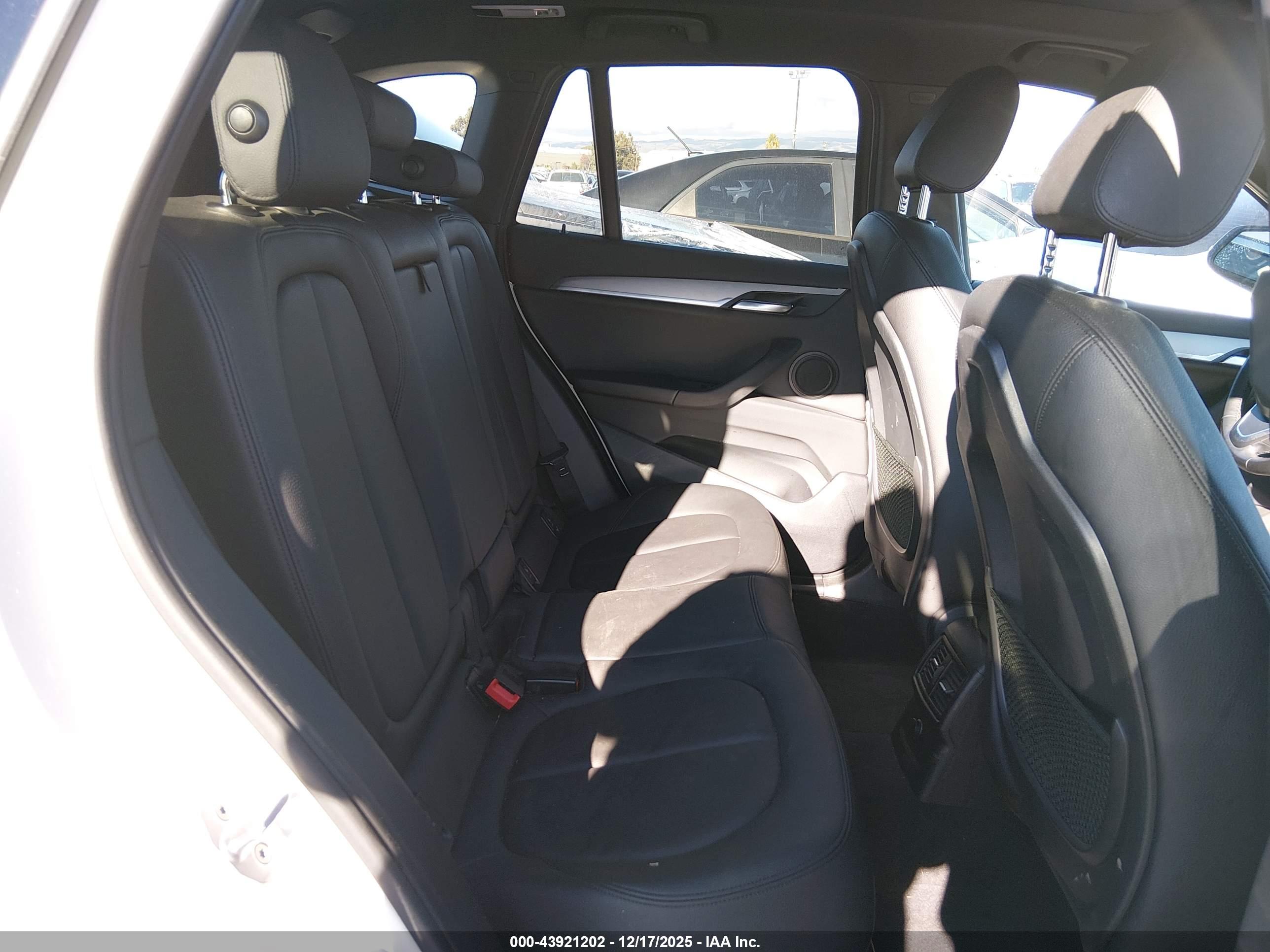 BMW X1 image 8