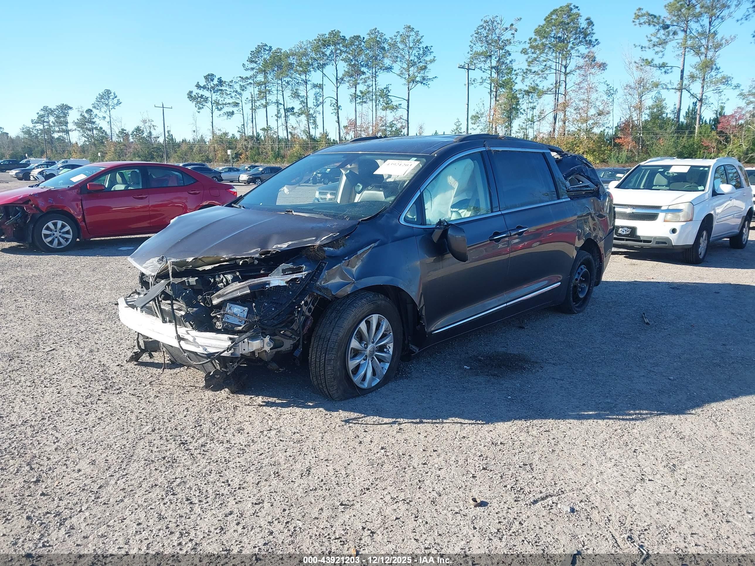 CHRYSLER PACIFICA image 2