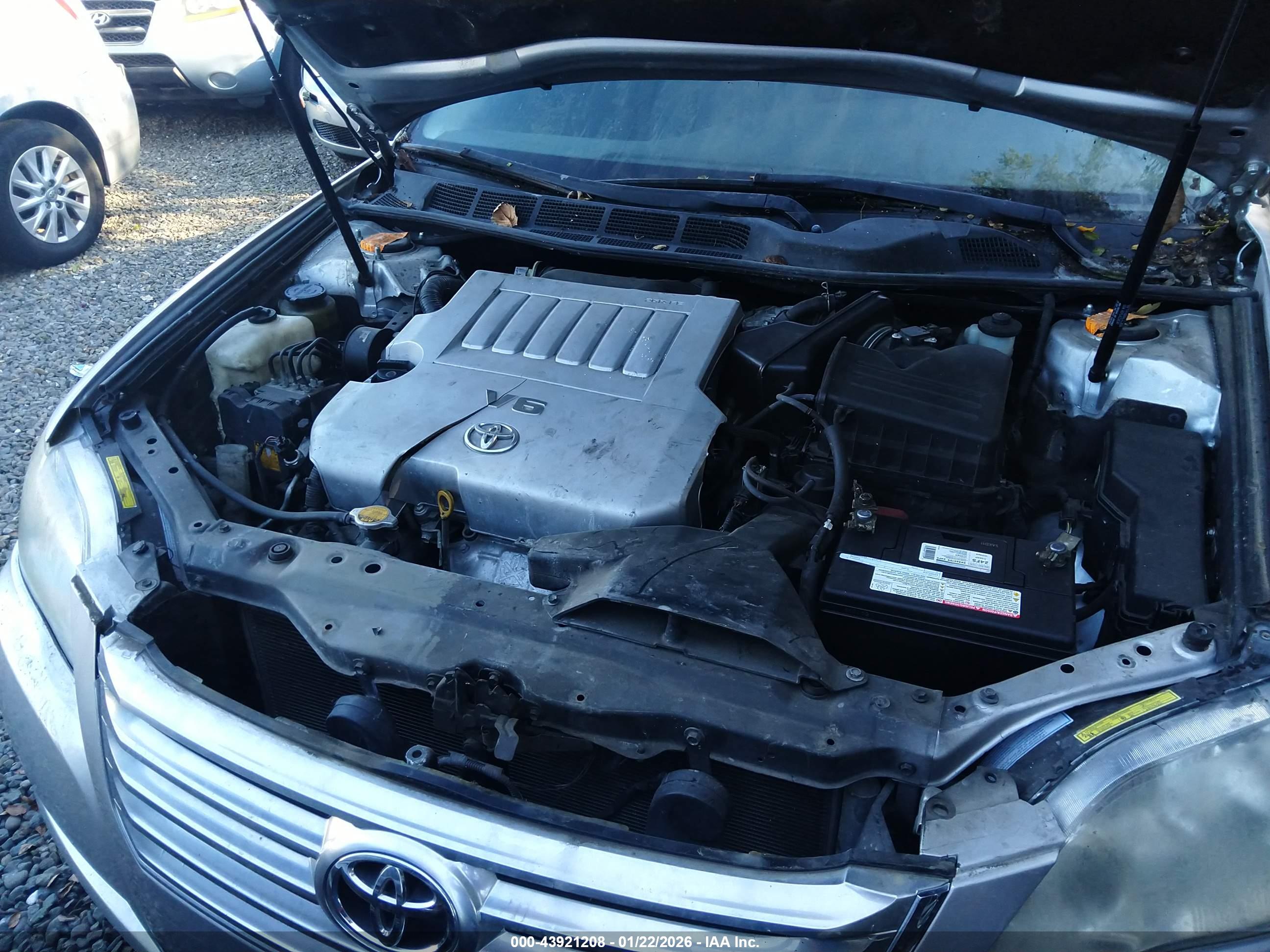 TOYOTA AVALON image 10