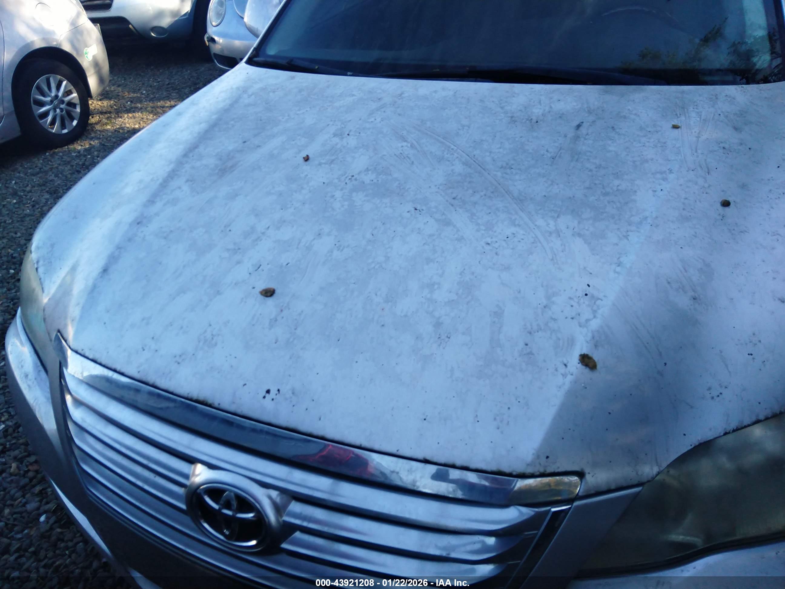 TOYOTA AVALON image 6