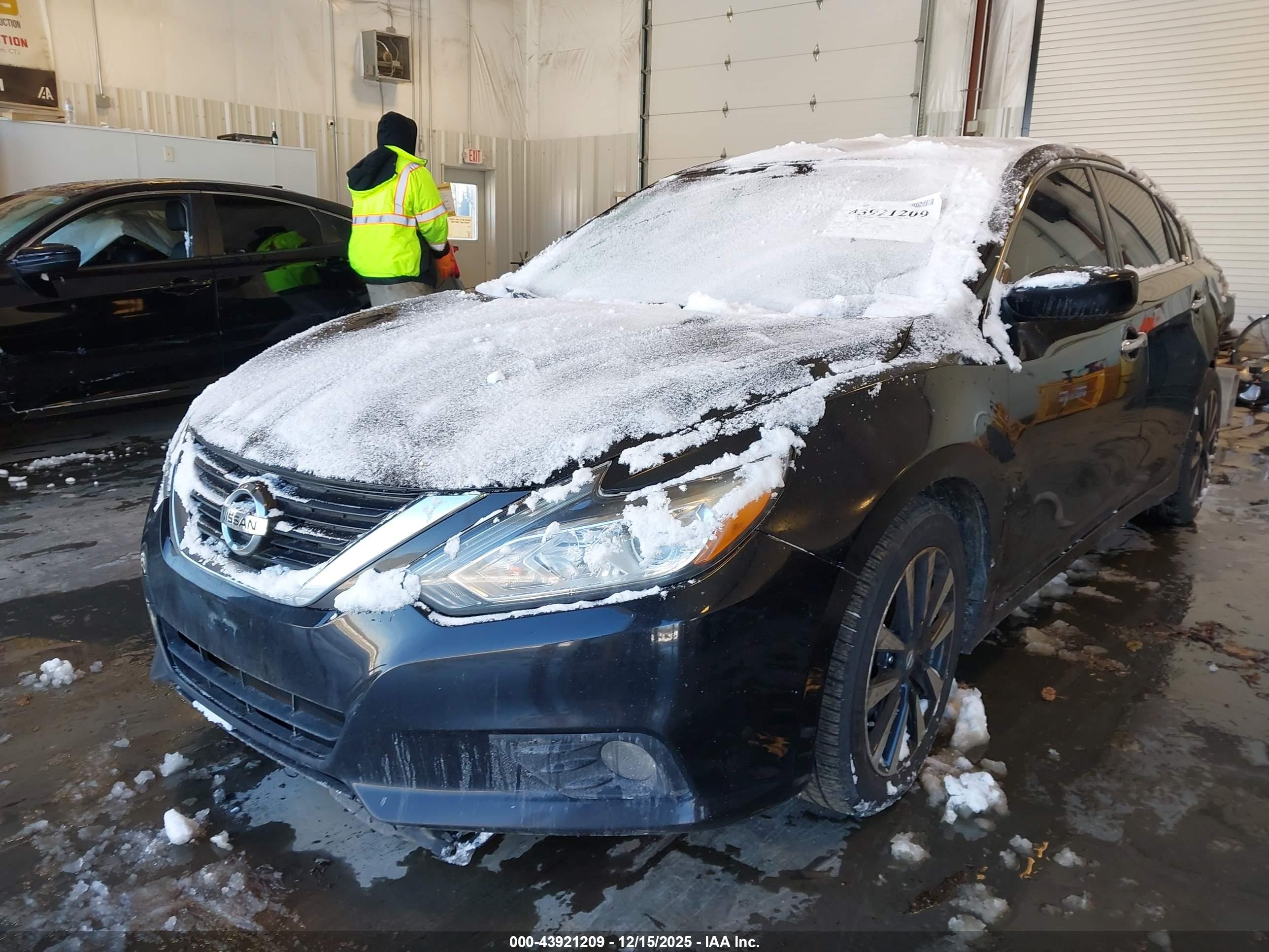 NISSAN ALTIMA image 2