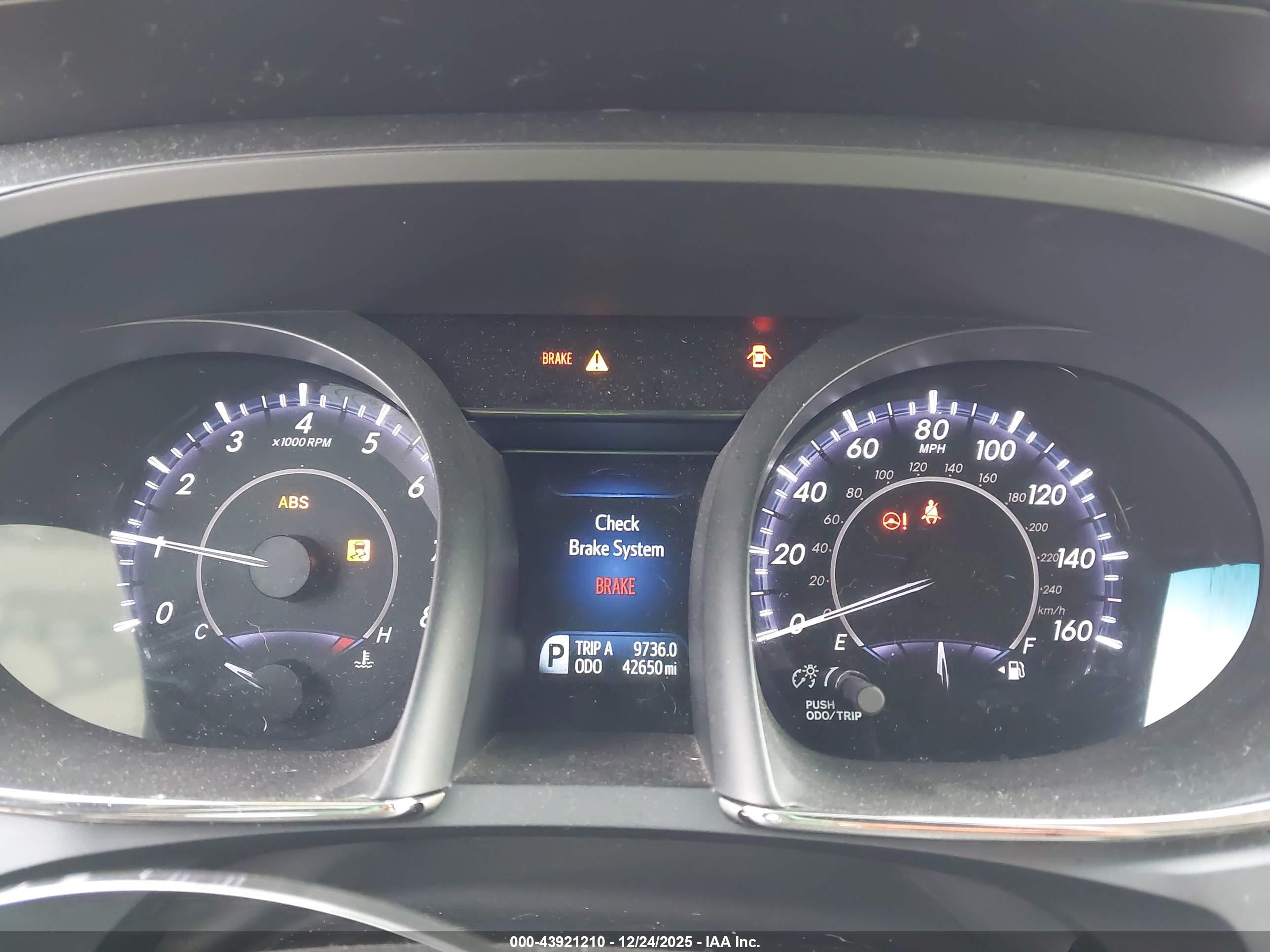 TOYOTA AVALON image 7