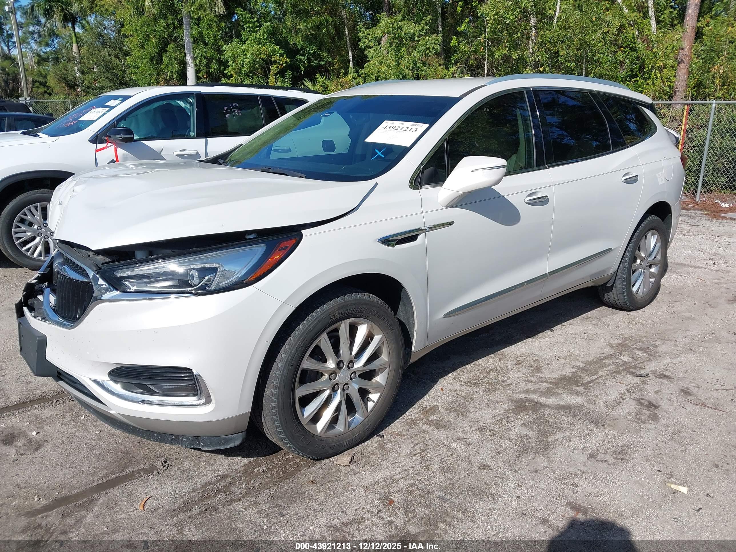 BUICK ENCLAVE image 2
