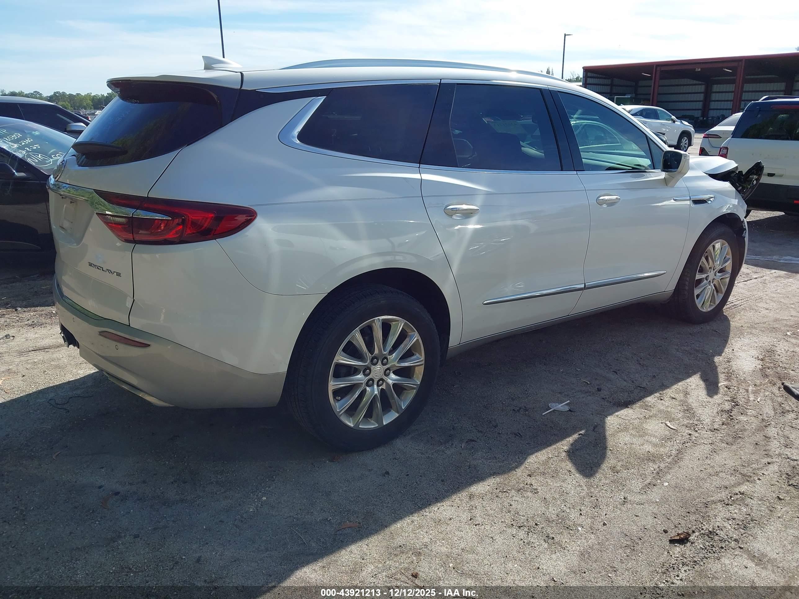 BUICK ENCLAVE image 4