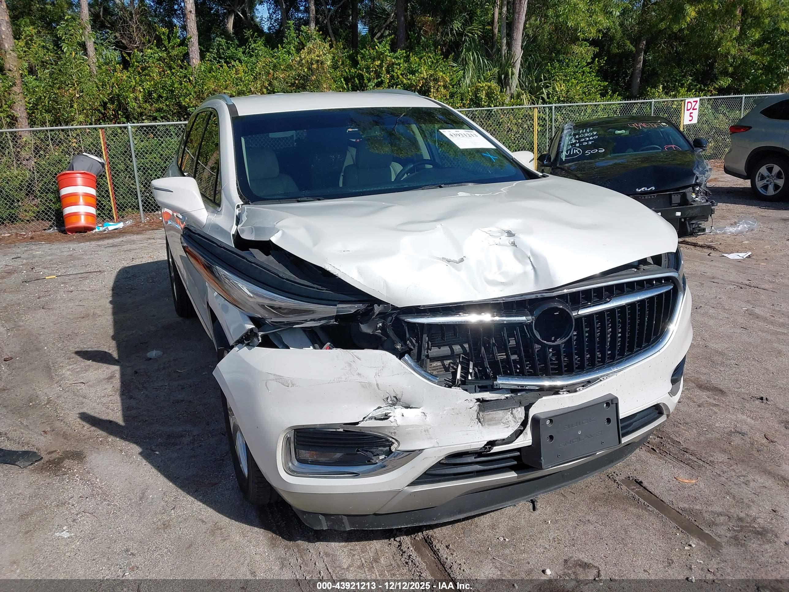 BUICK ENCLAVE image 6