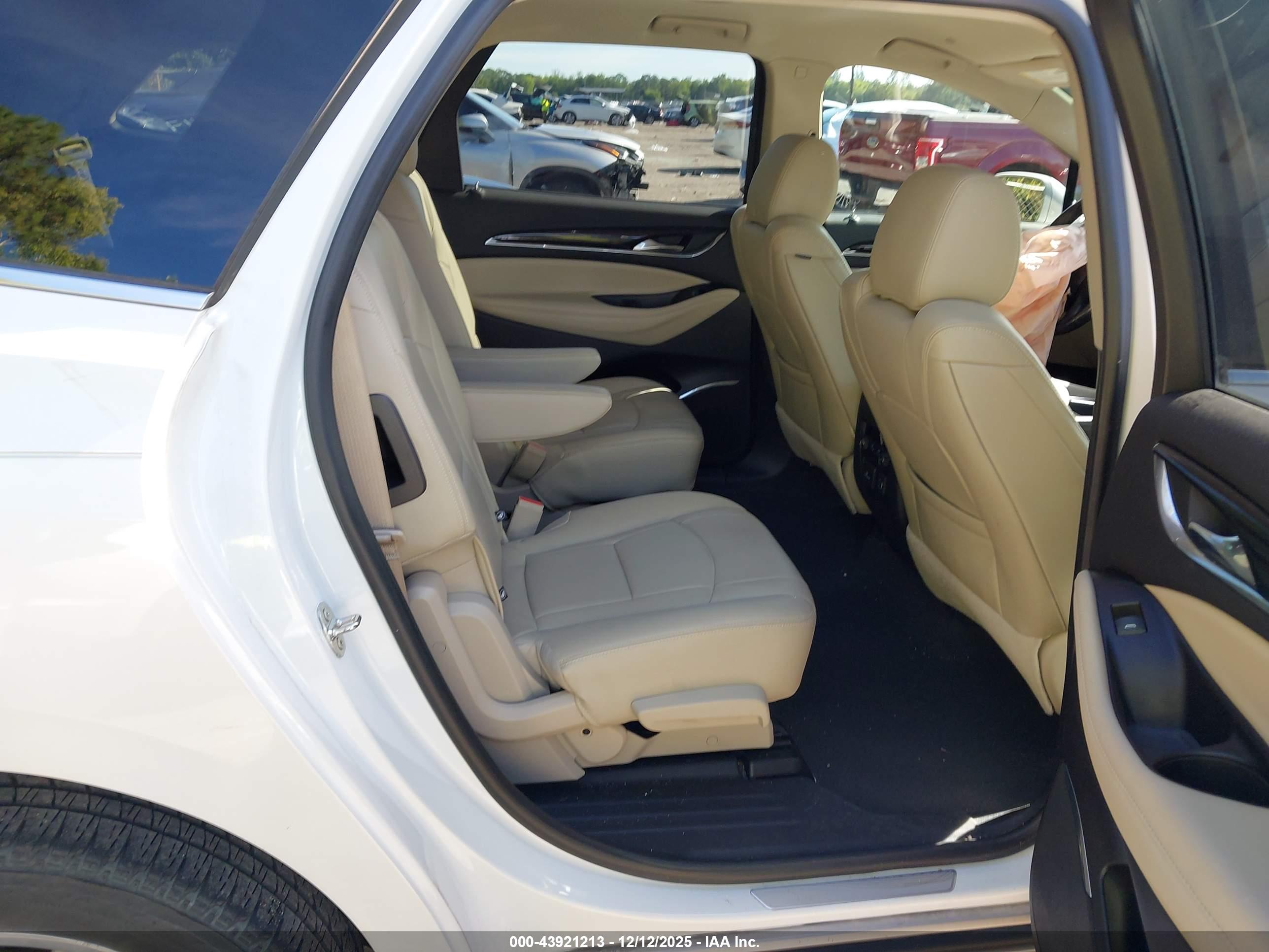 BUICK ENCLAVE image 8