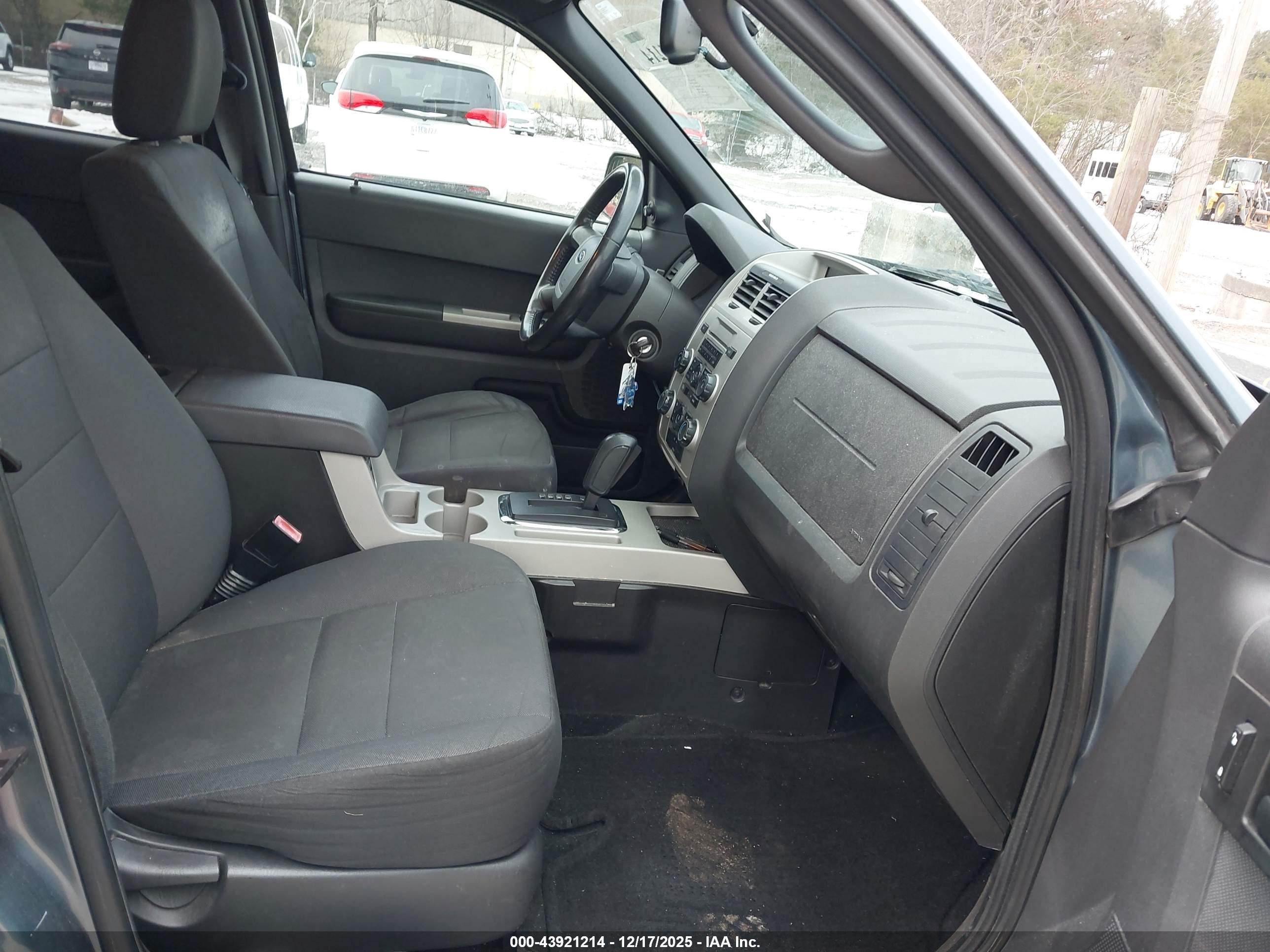 FORD ESCAPE image 5