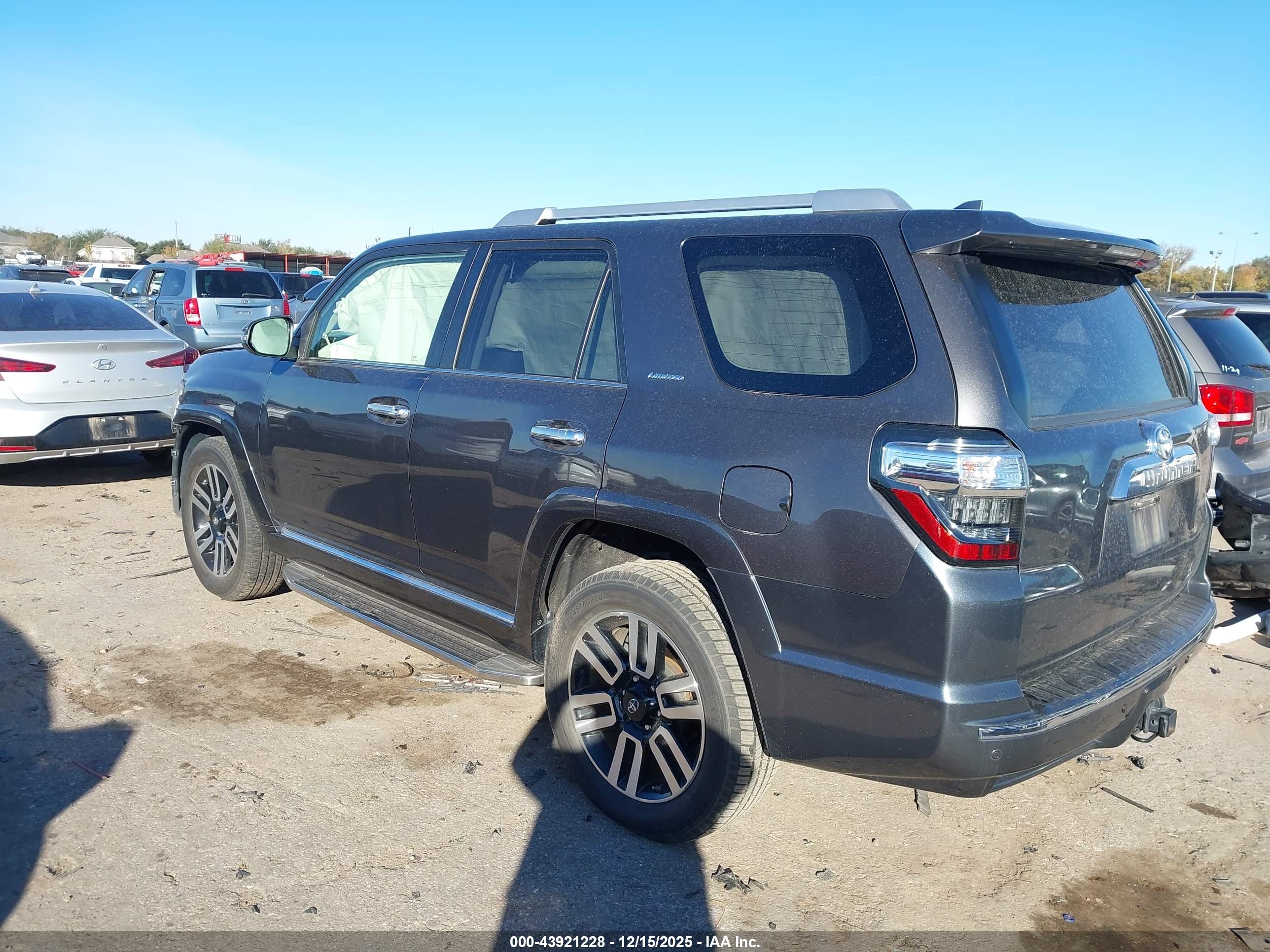 TOYOTA 4RUNNER image 3
