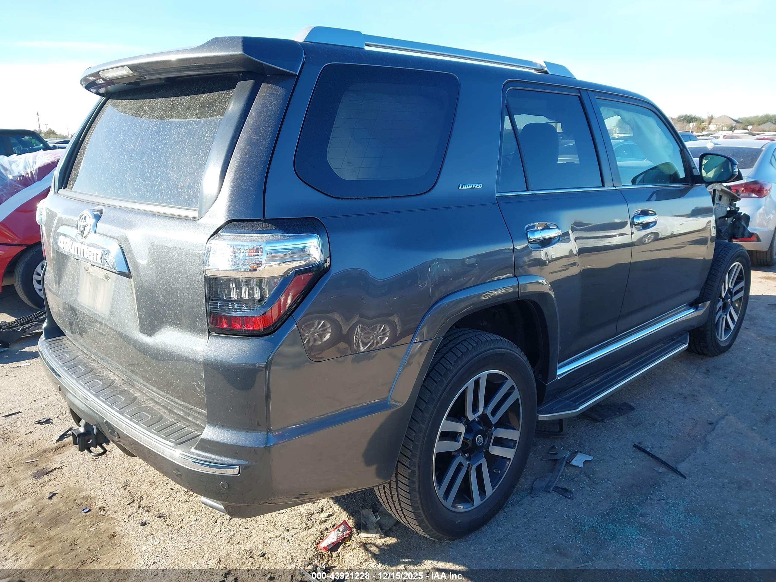 TOYOTA 4RUNNER image 4