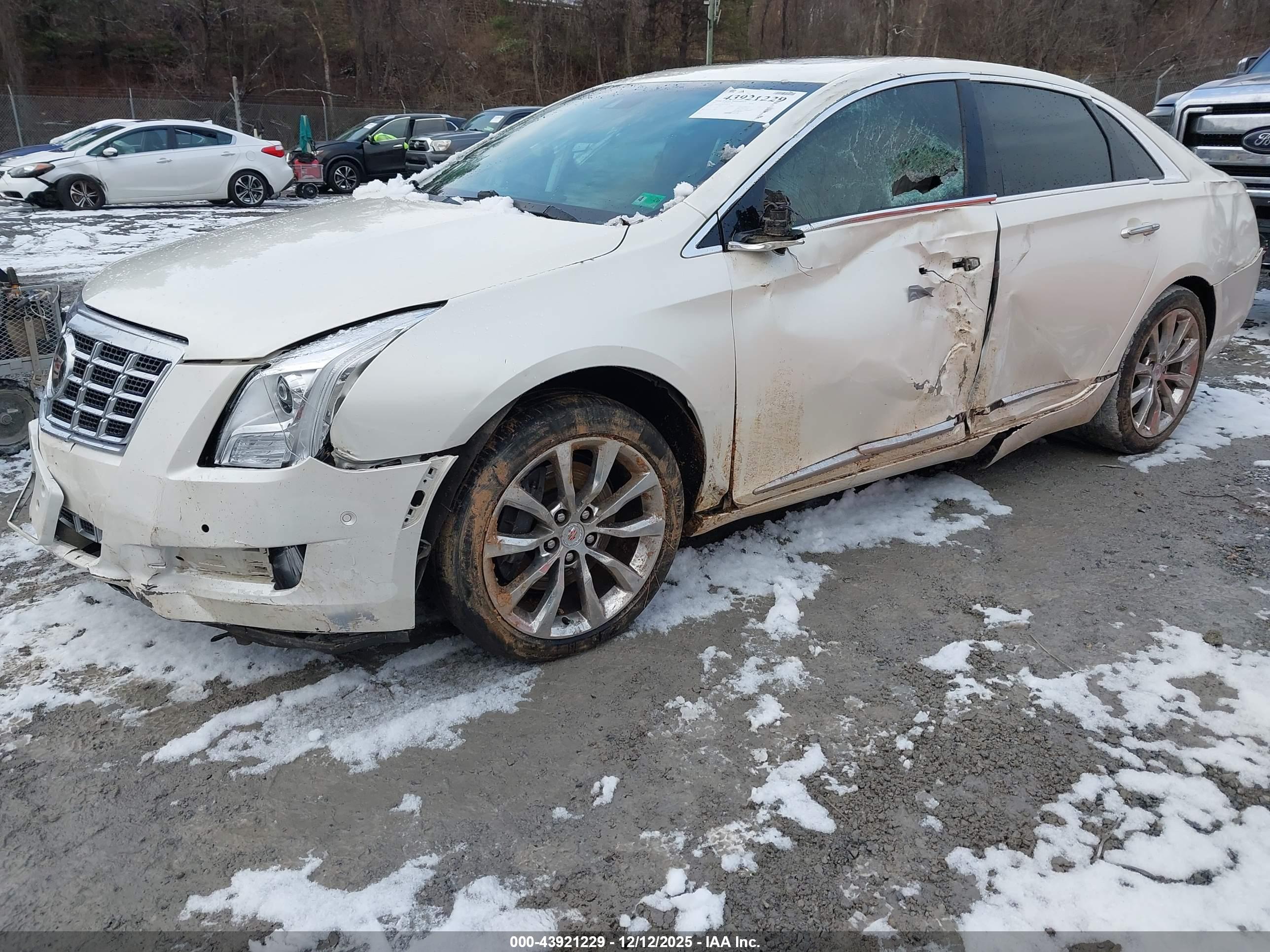 CADILLAC XTS image 2