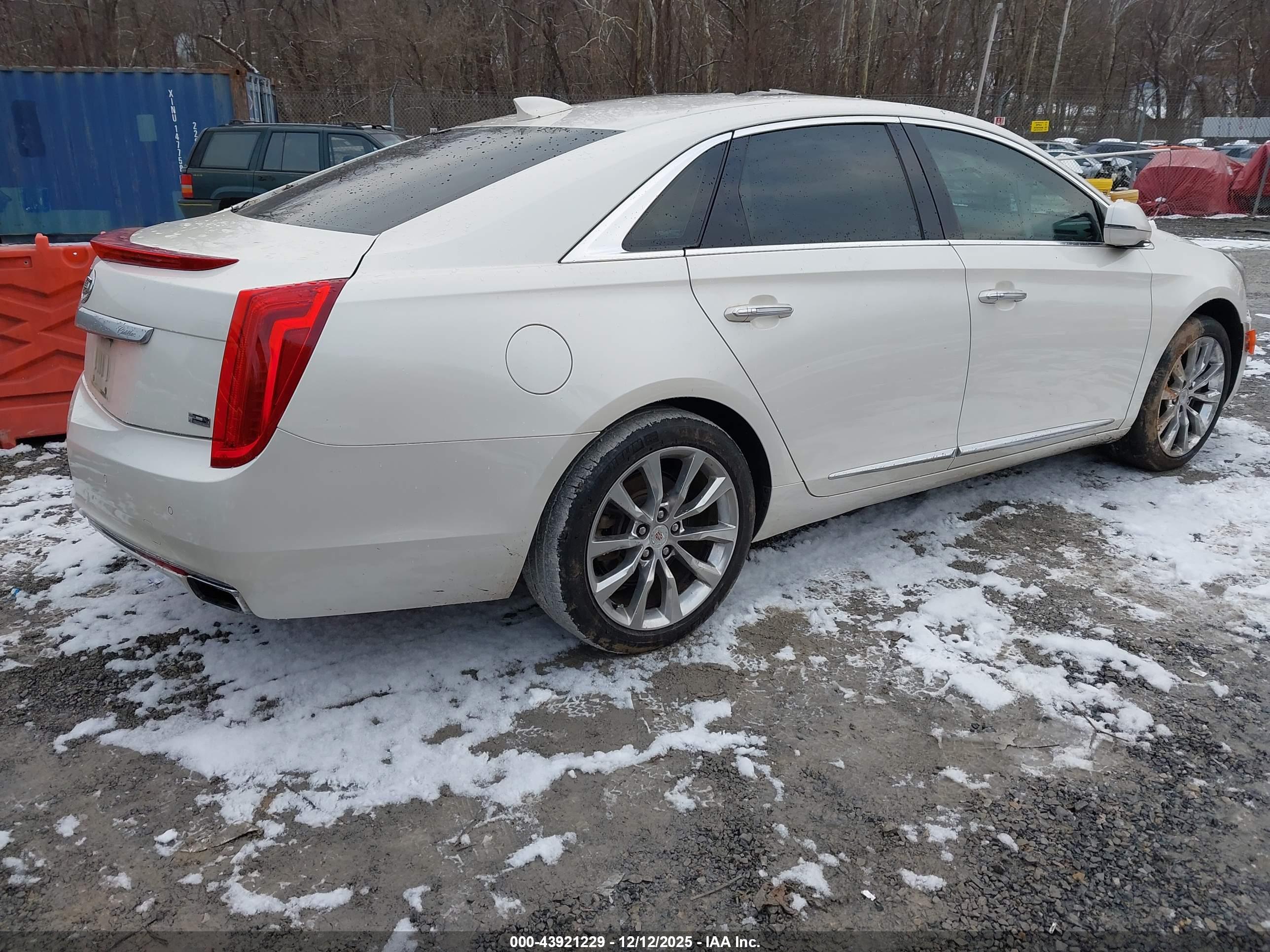 CADILLAC XTS image 4