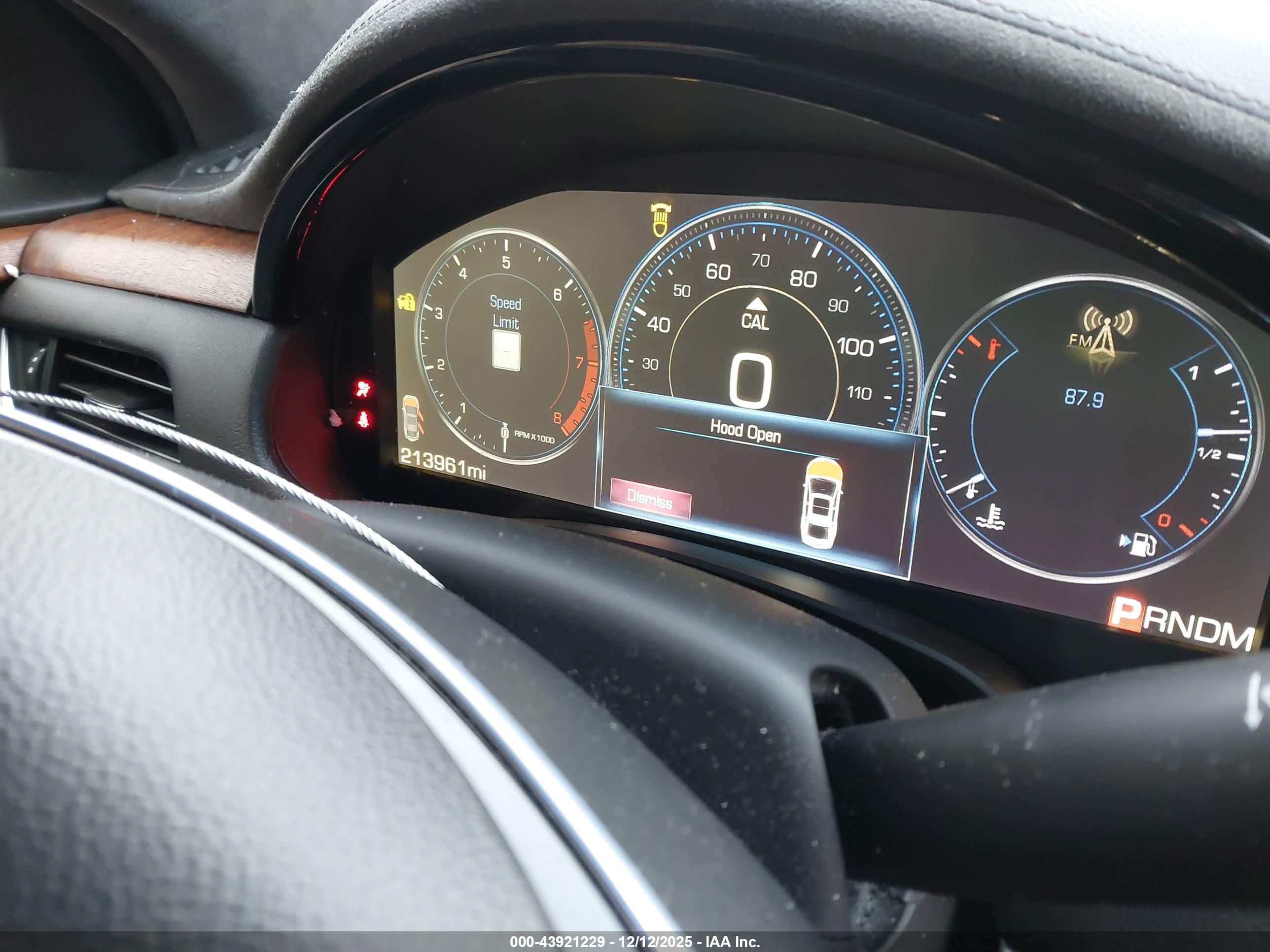 CADILLAC XTS image 7