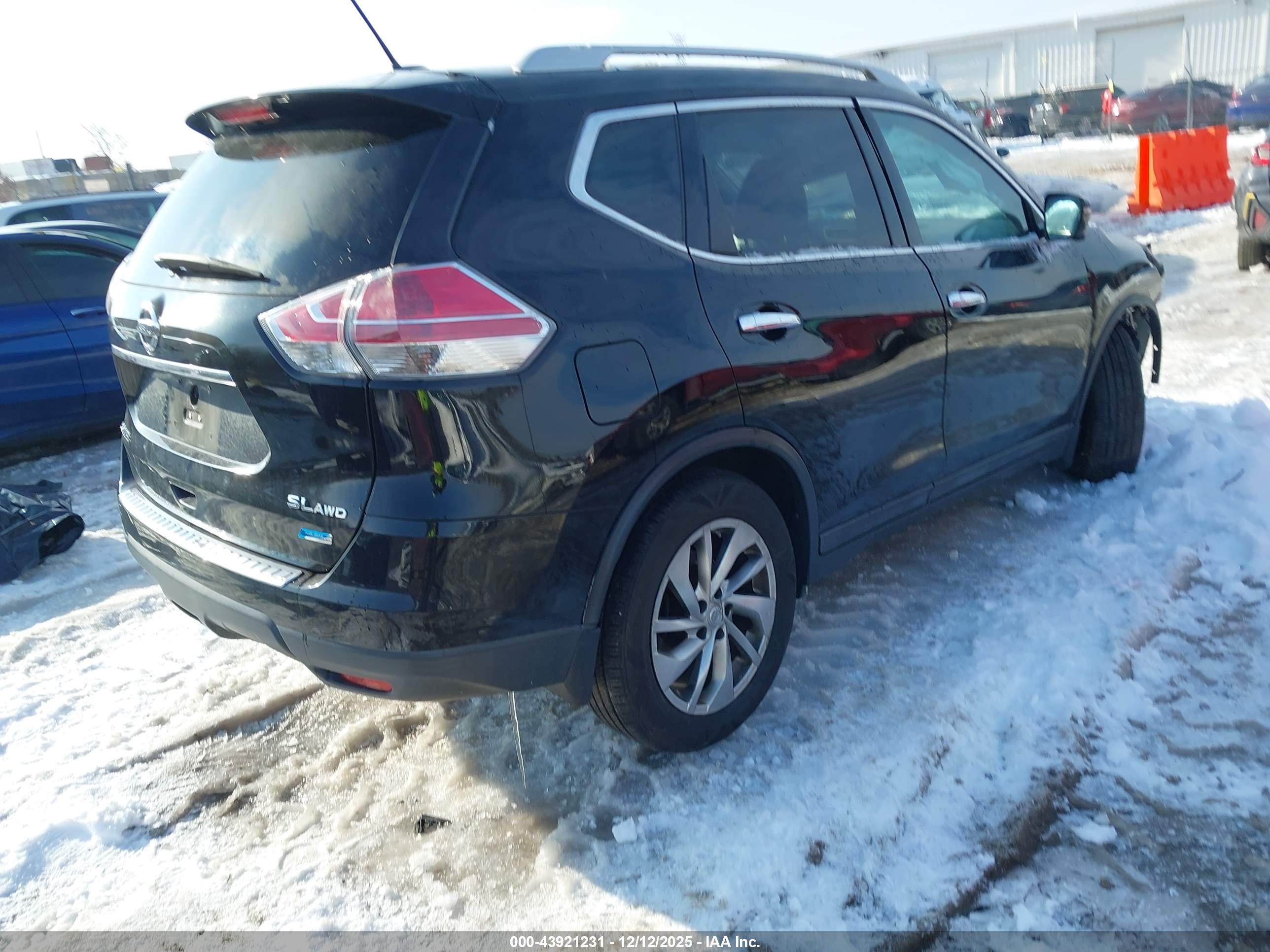 NISSAN ROGUE image 4
