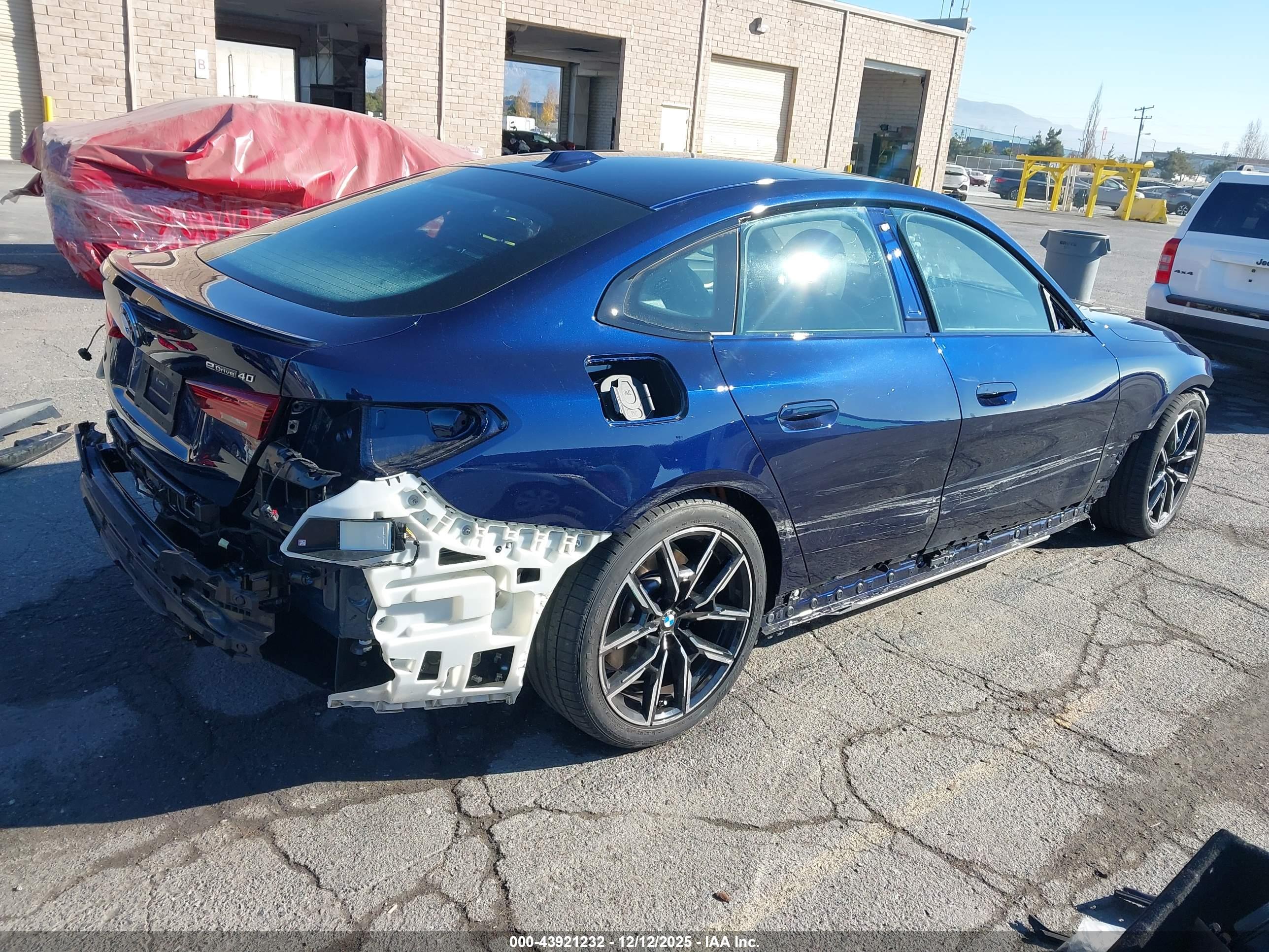 BMW I4 image 4