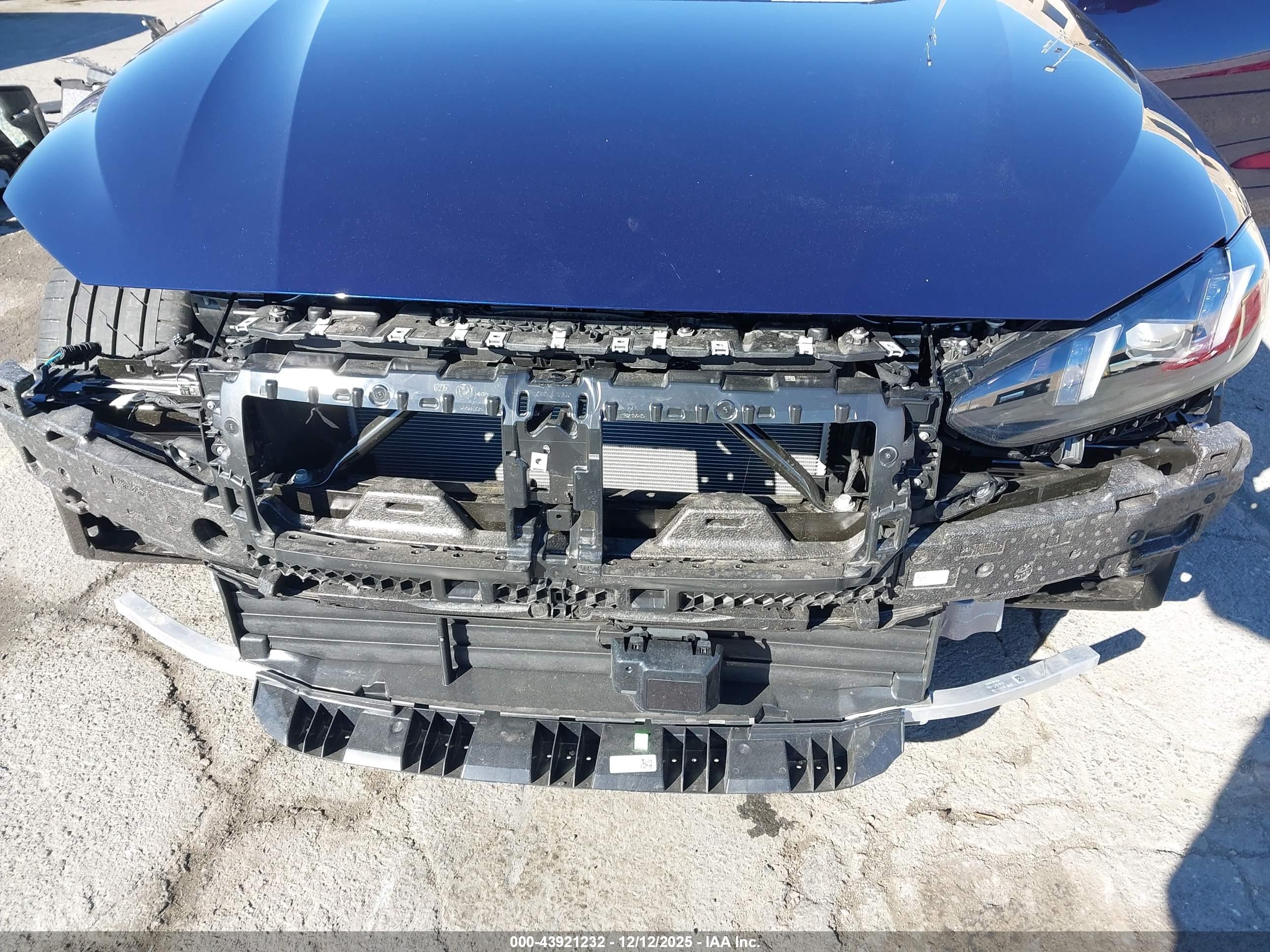 BMW I4 image 6