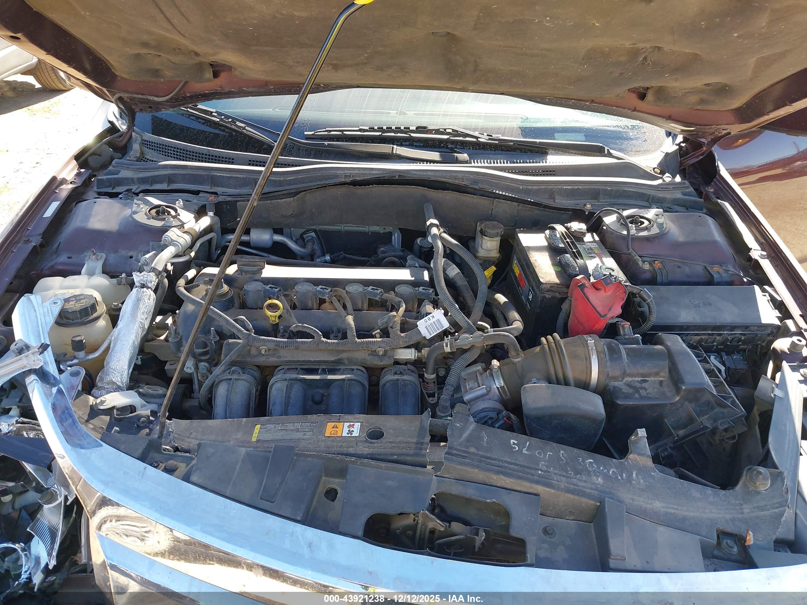 FORD FUSION image 10