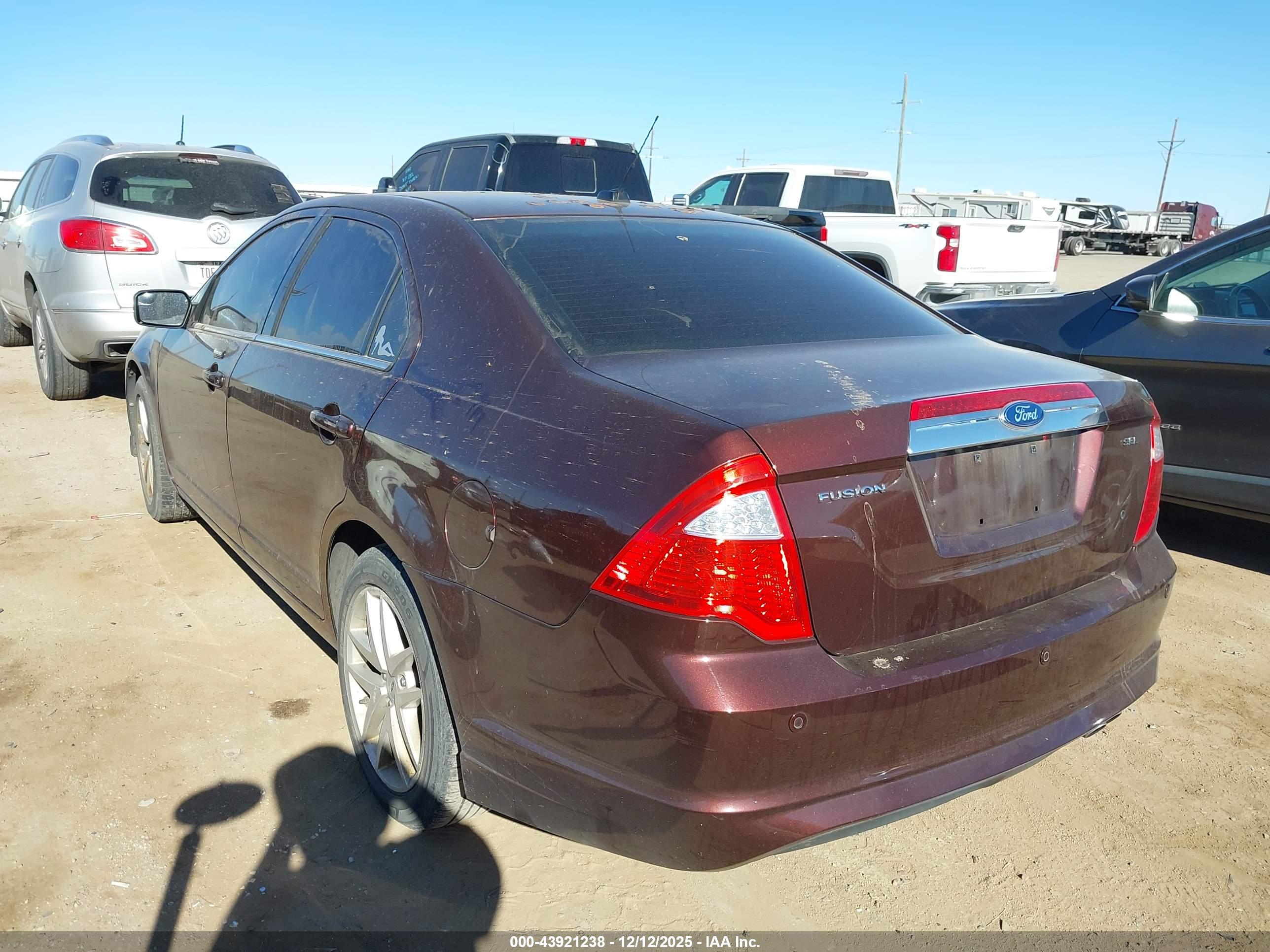 FORD FUSION image 3