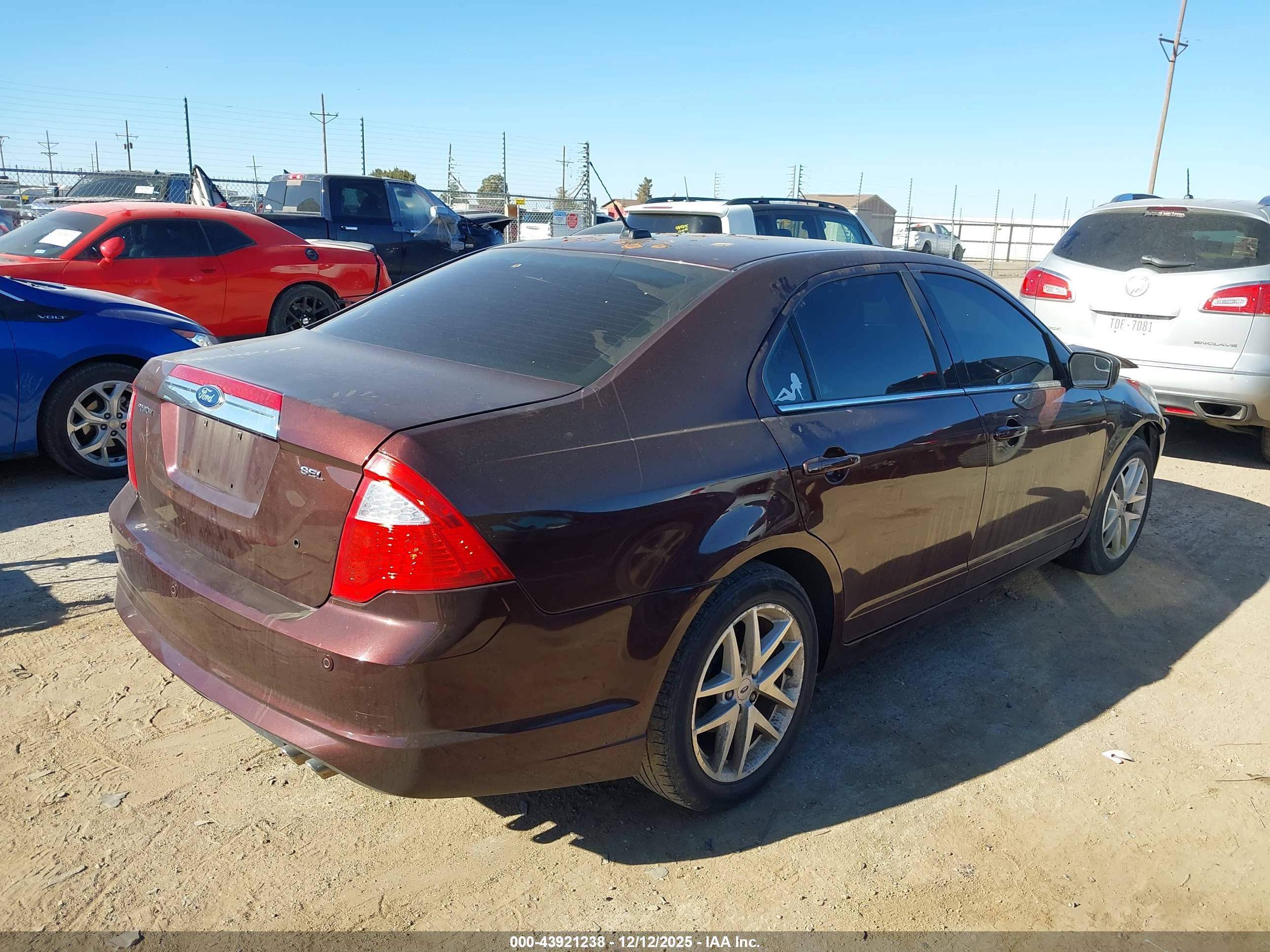 FORD FUSION image 4