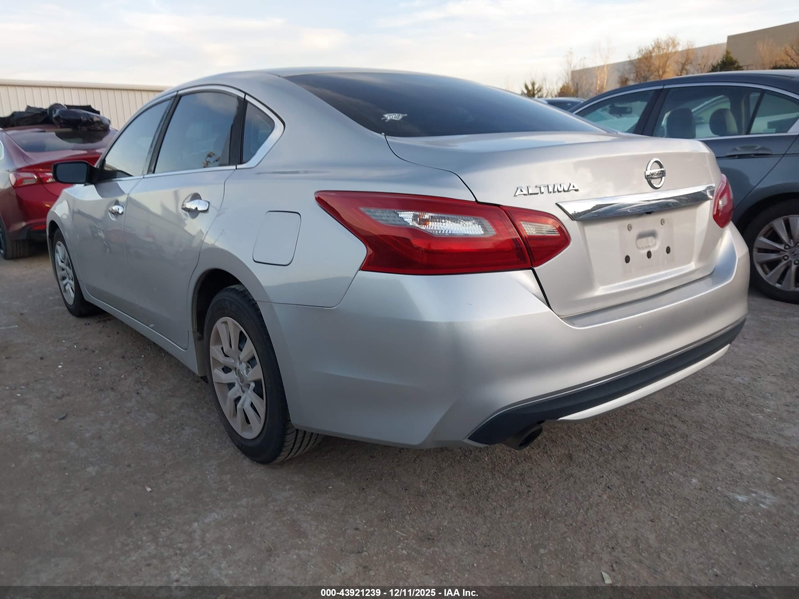 NISSAN ALTIMA image 3