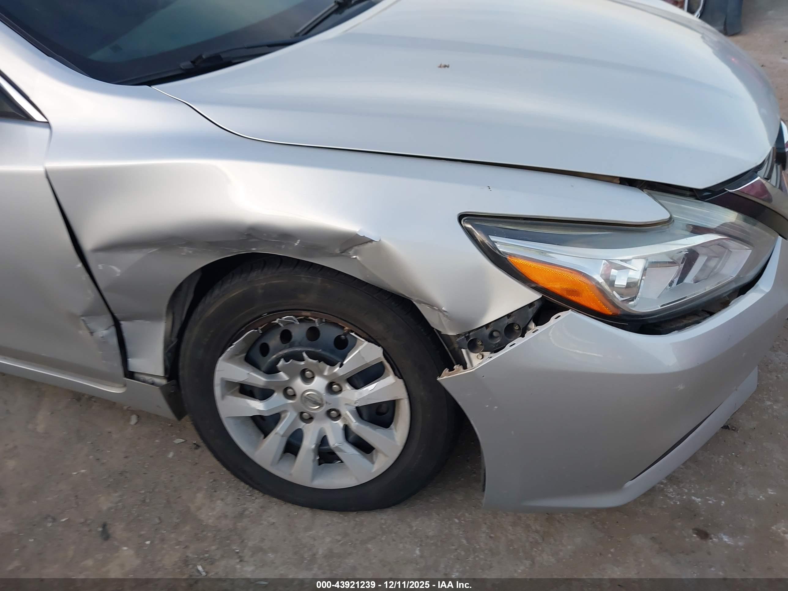 NISSAN ALTIMA image 6