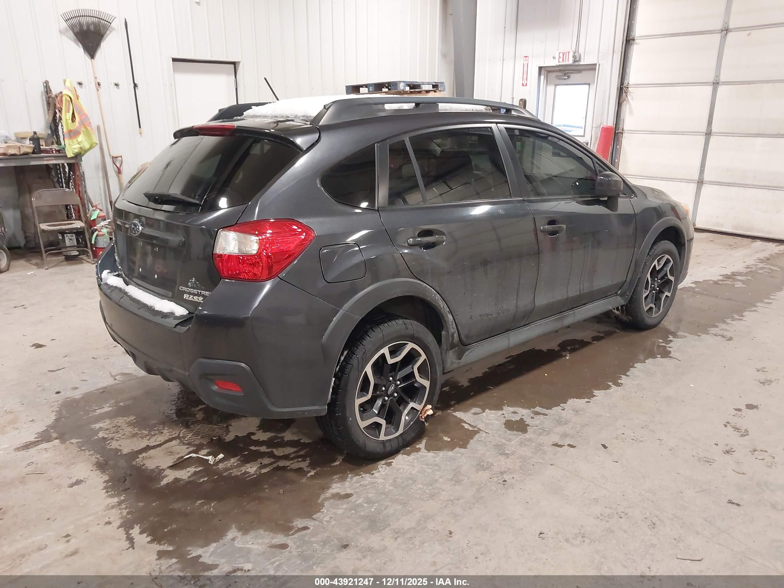SUBARU CROSSTREK image 4