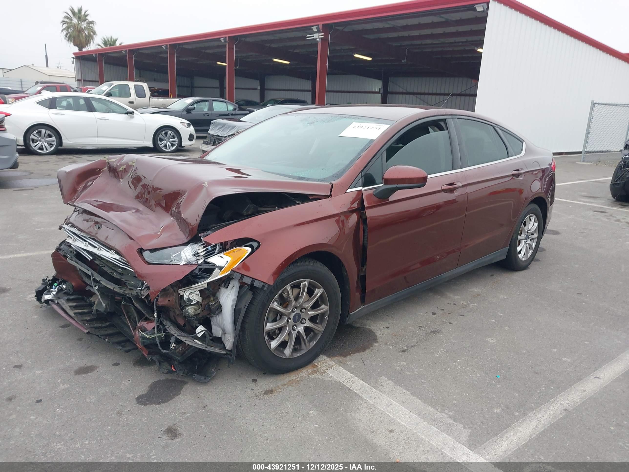 FORD FUSION image 2