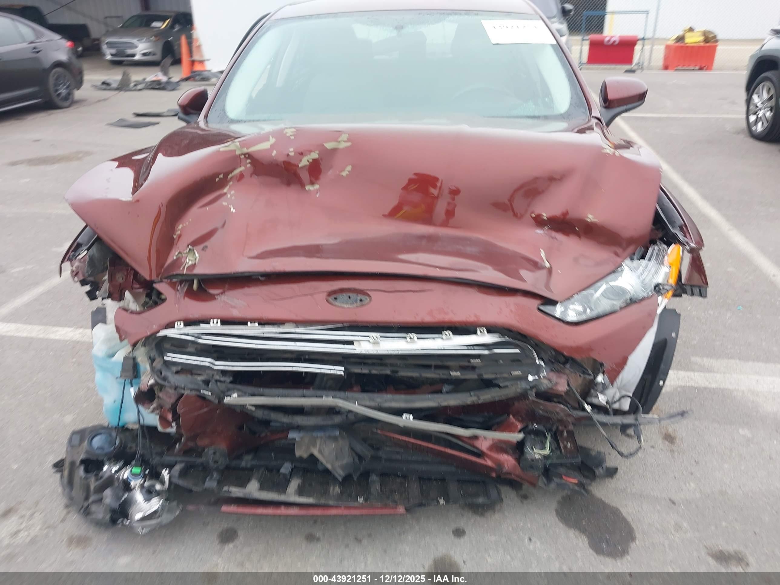 FORD FUSION image 6