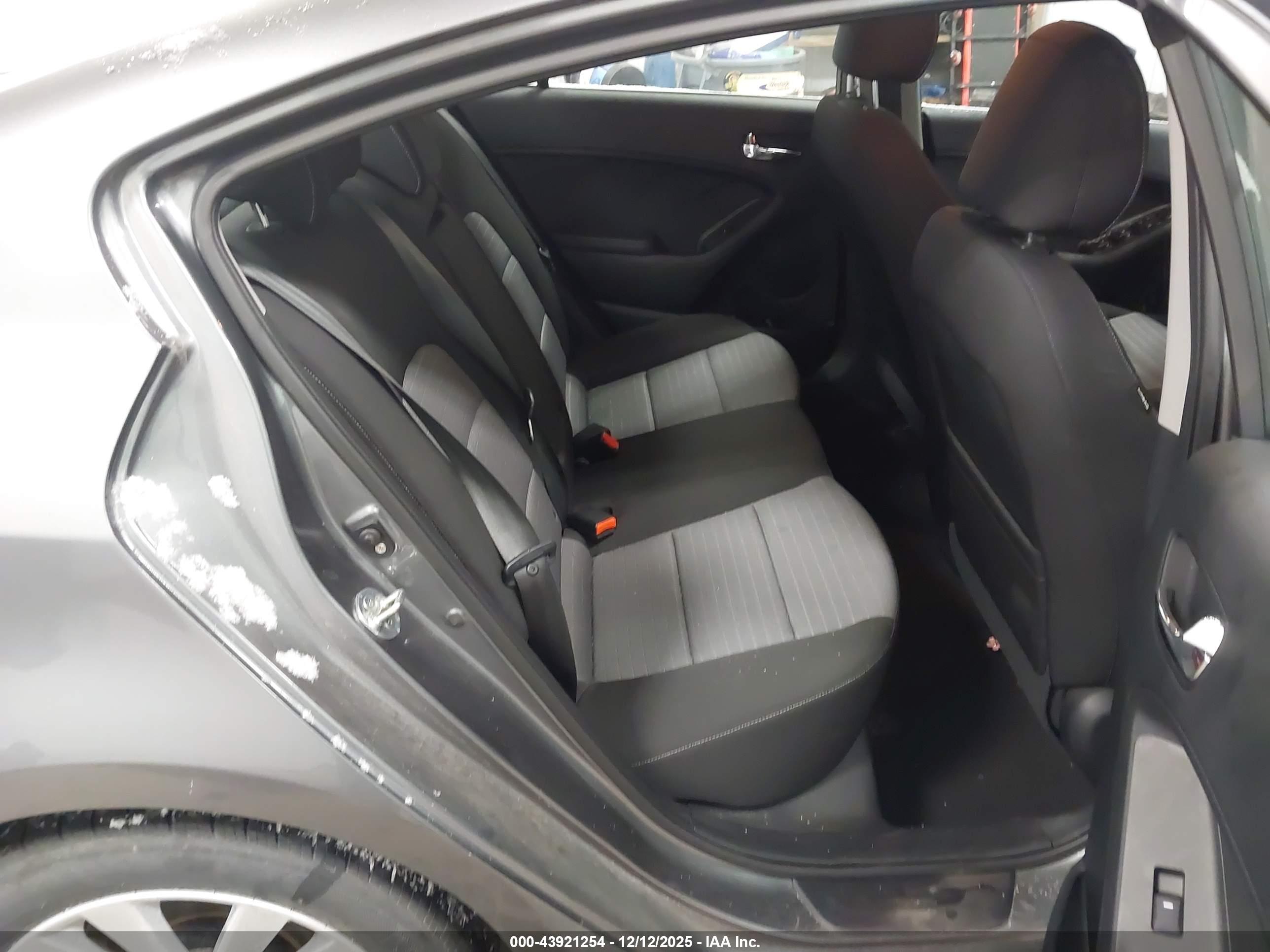 KIA FORTE image 8