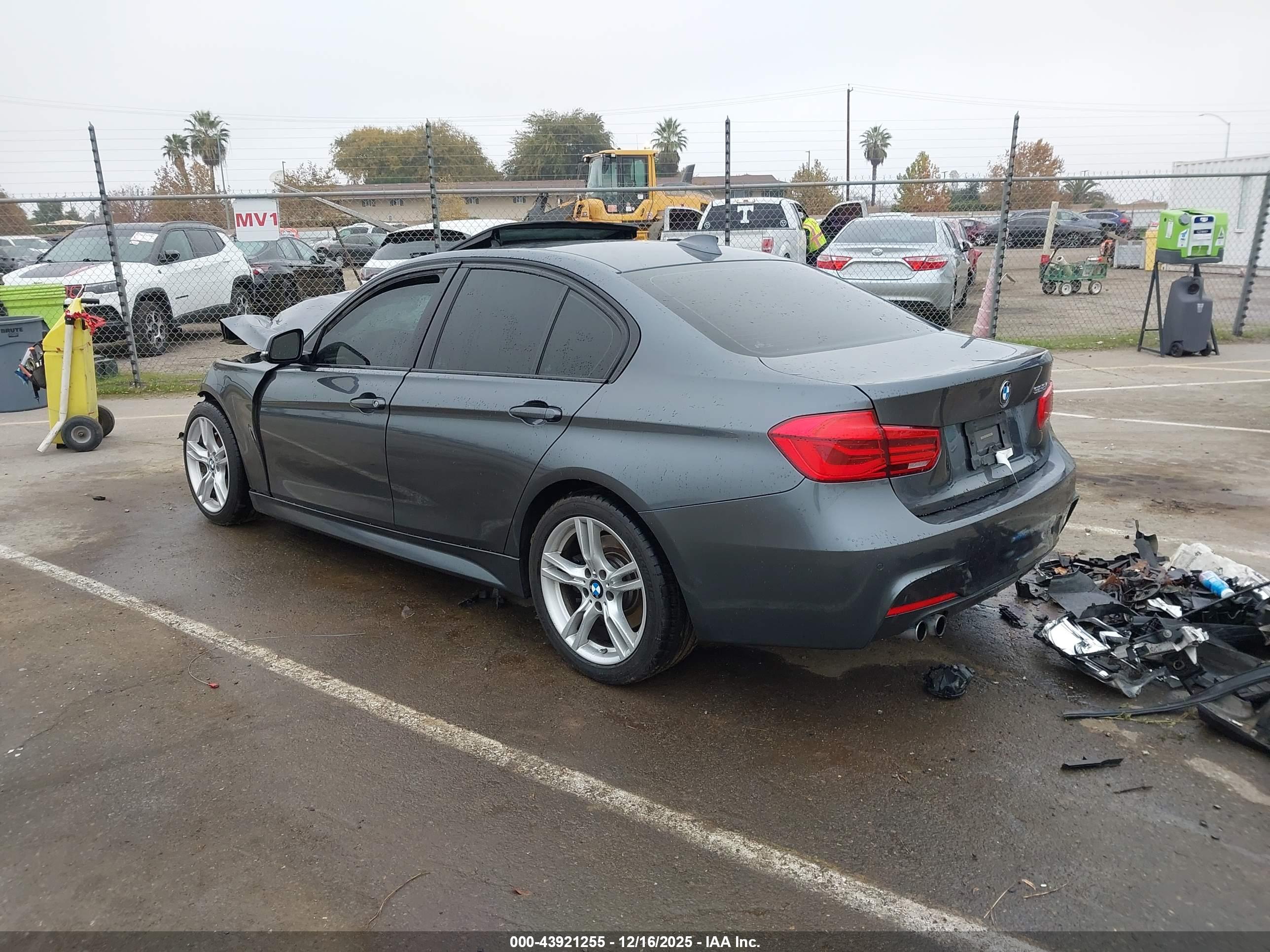 BMW 328I image 3