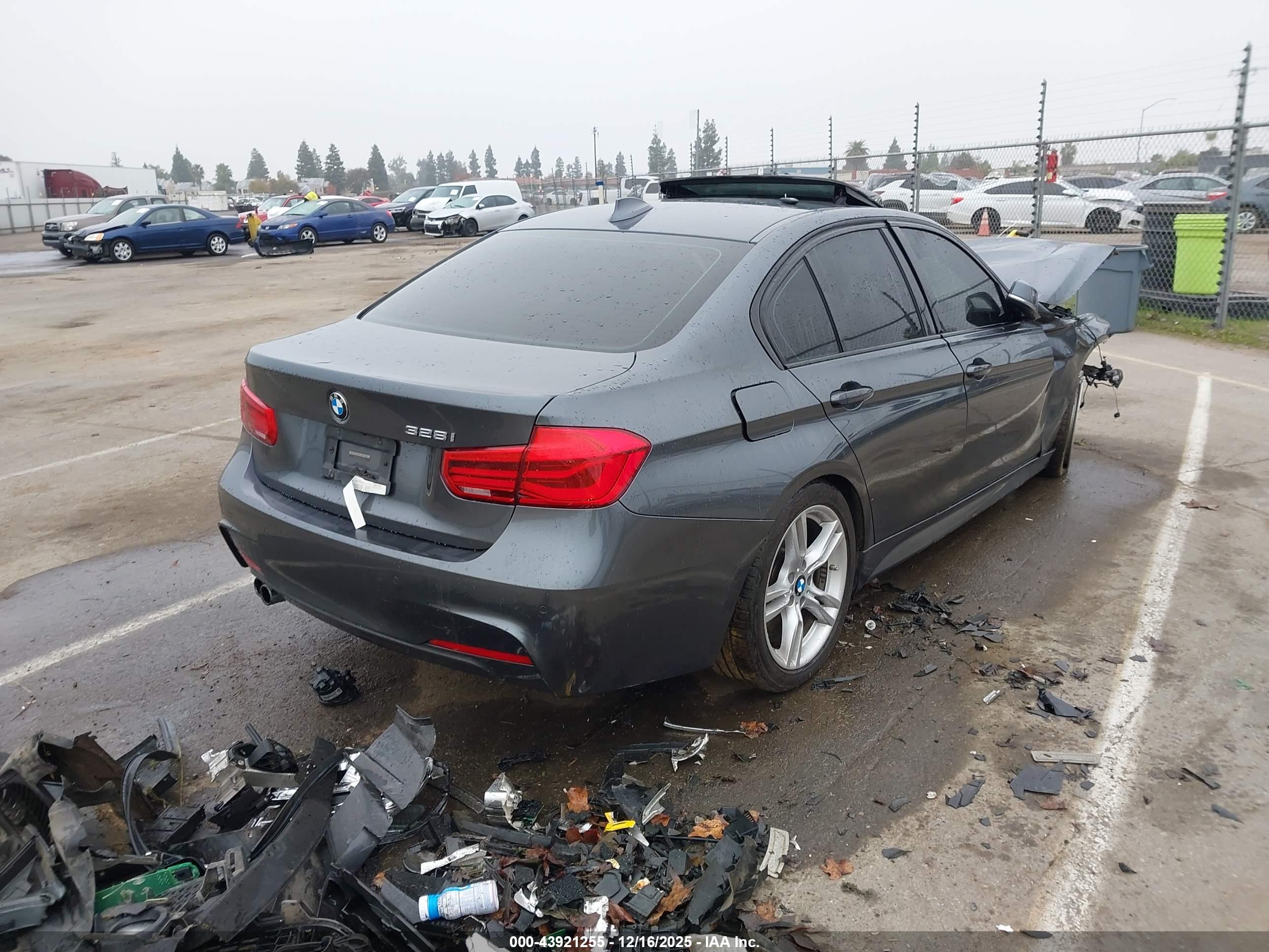 BMW 328I image 4