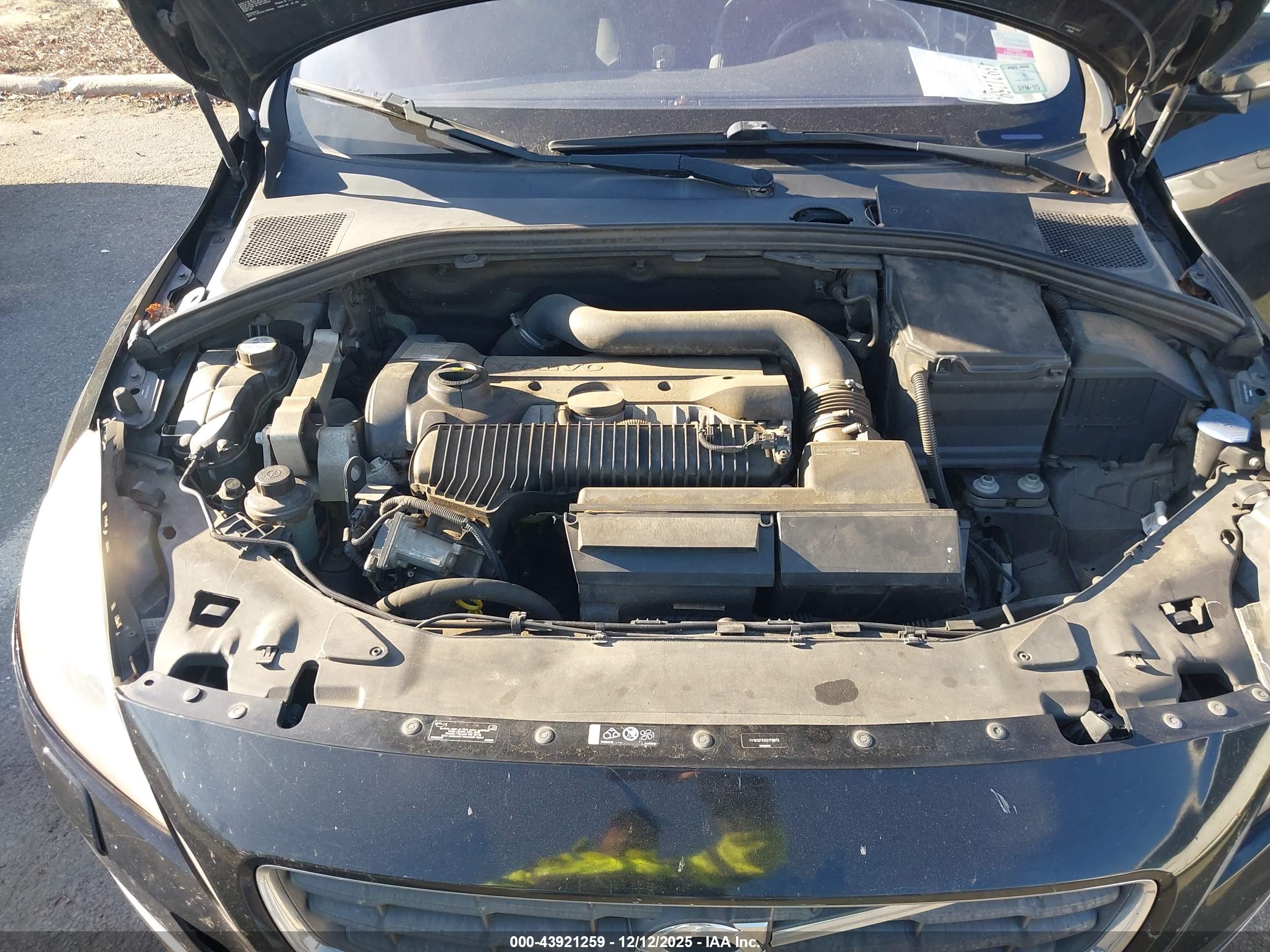 VOLVO S60 image 10