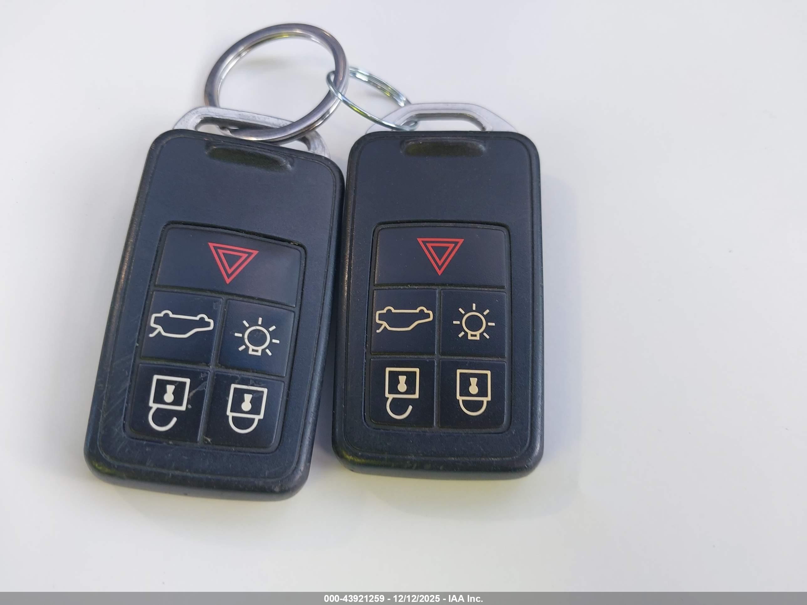 VOLVO S60 image 11