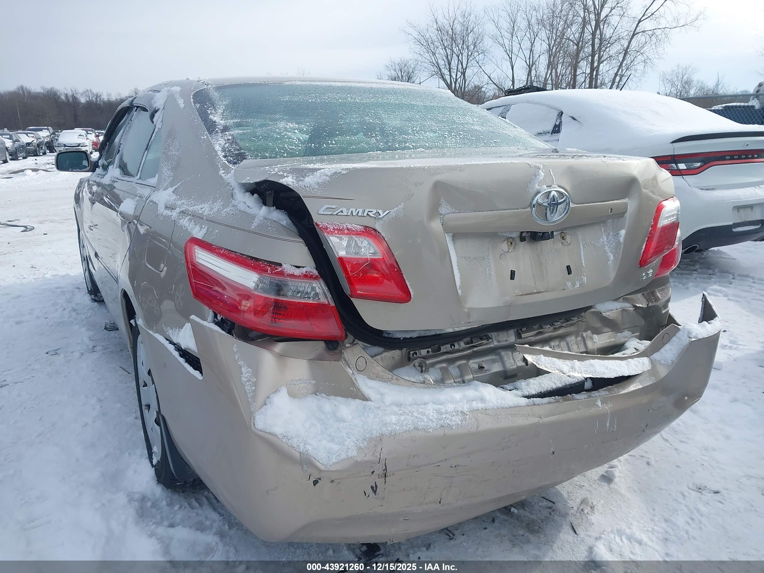 TOYOTA CAMRY image 3