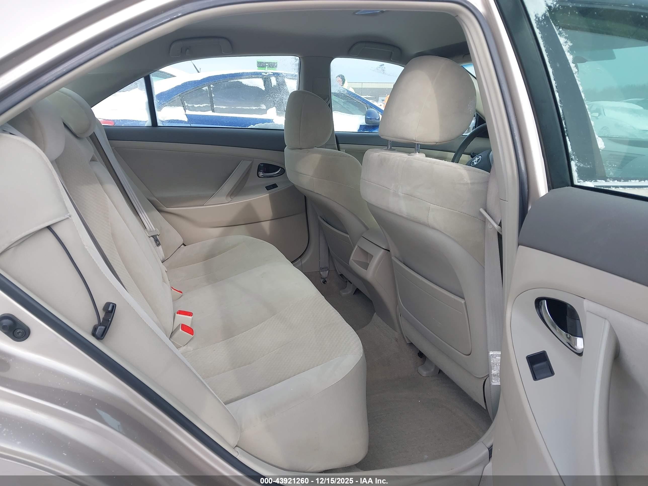 TOYOTA CAMRY image 8