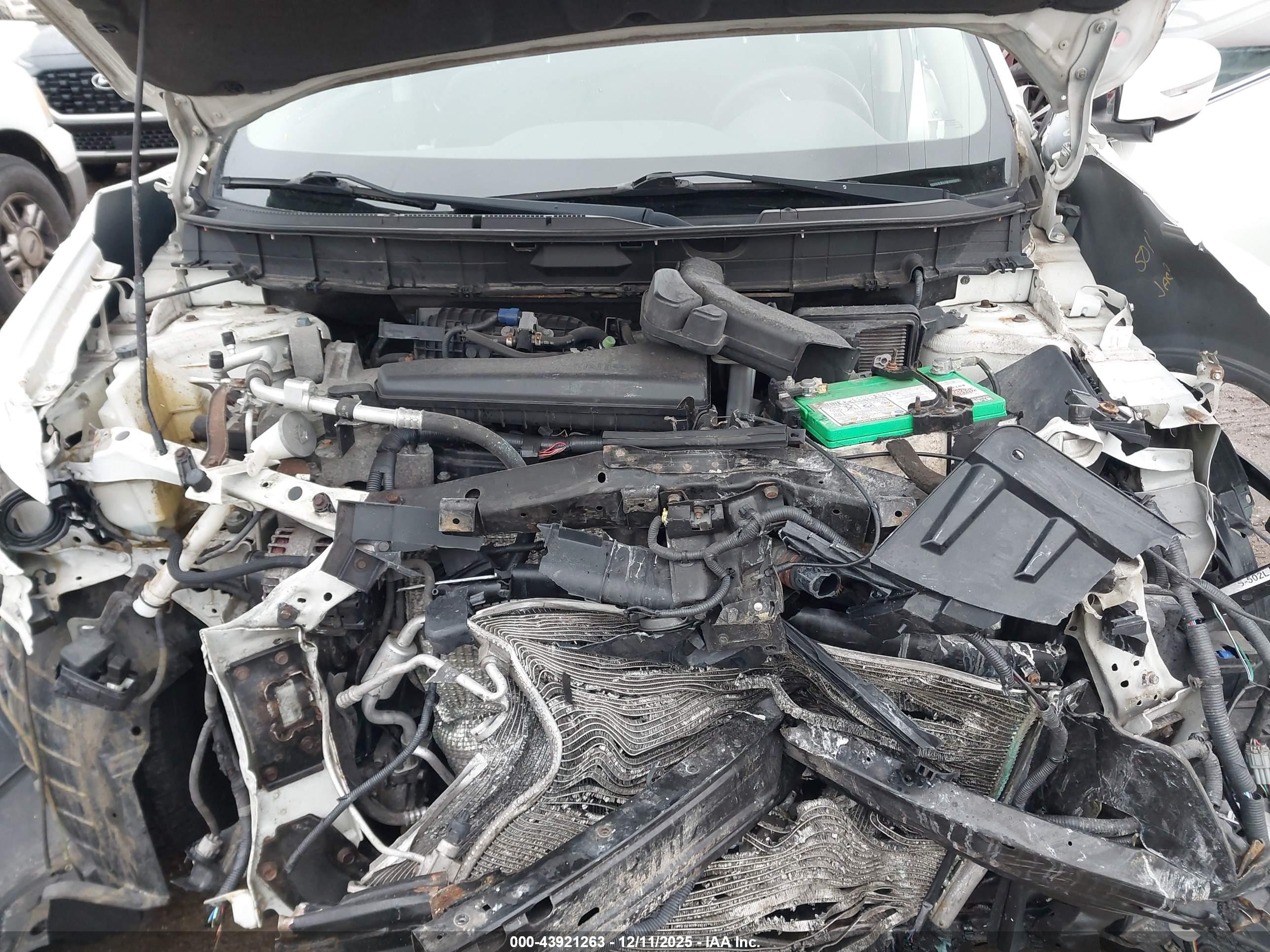 NISSAN ROGUE image 10