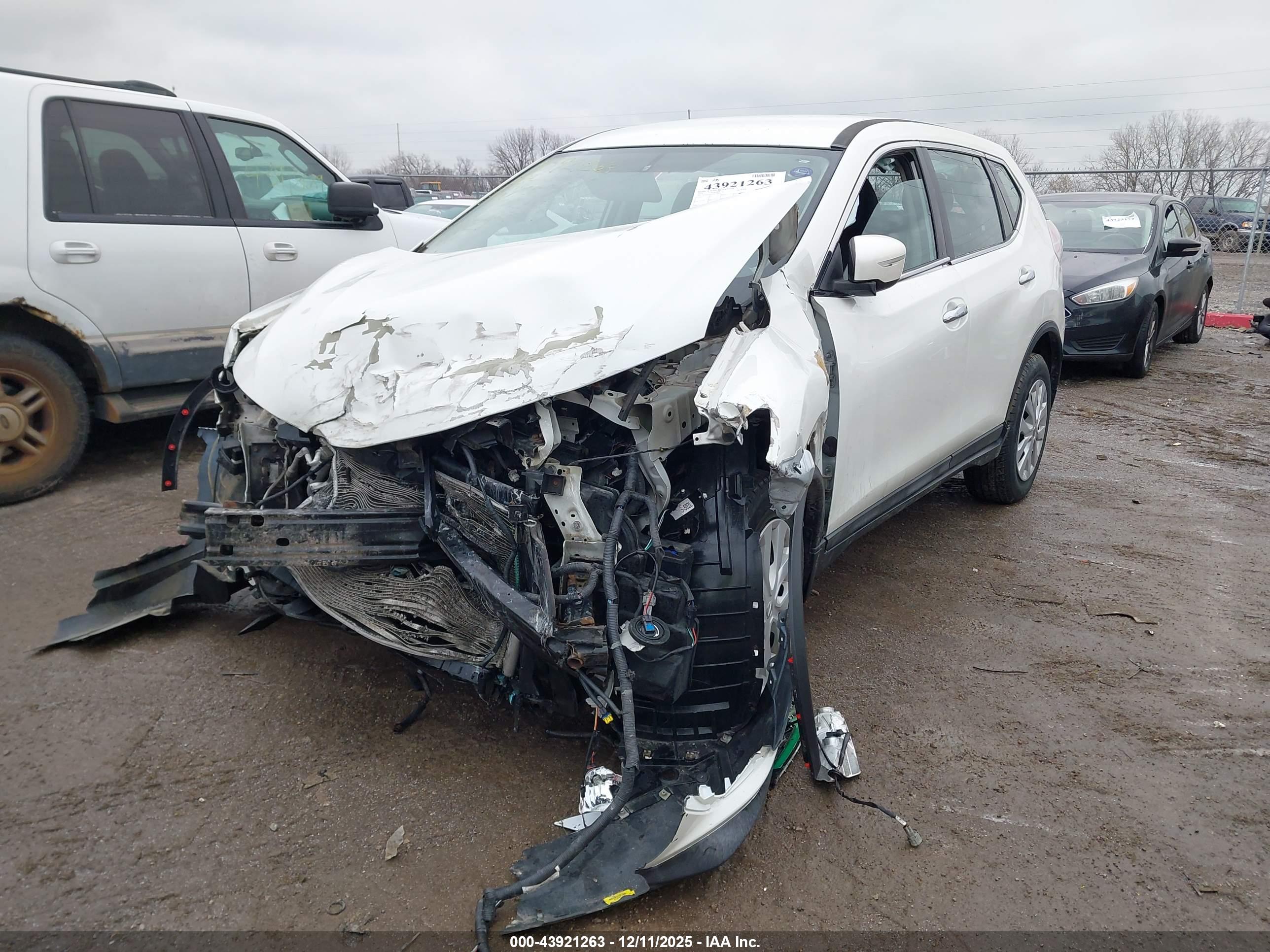 NISSAN ROGUE image 2