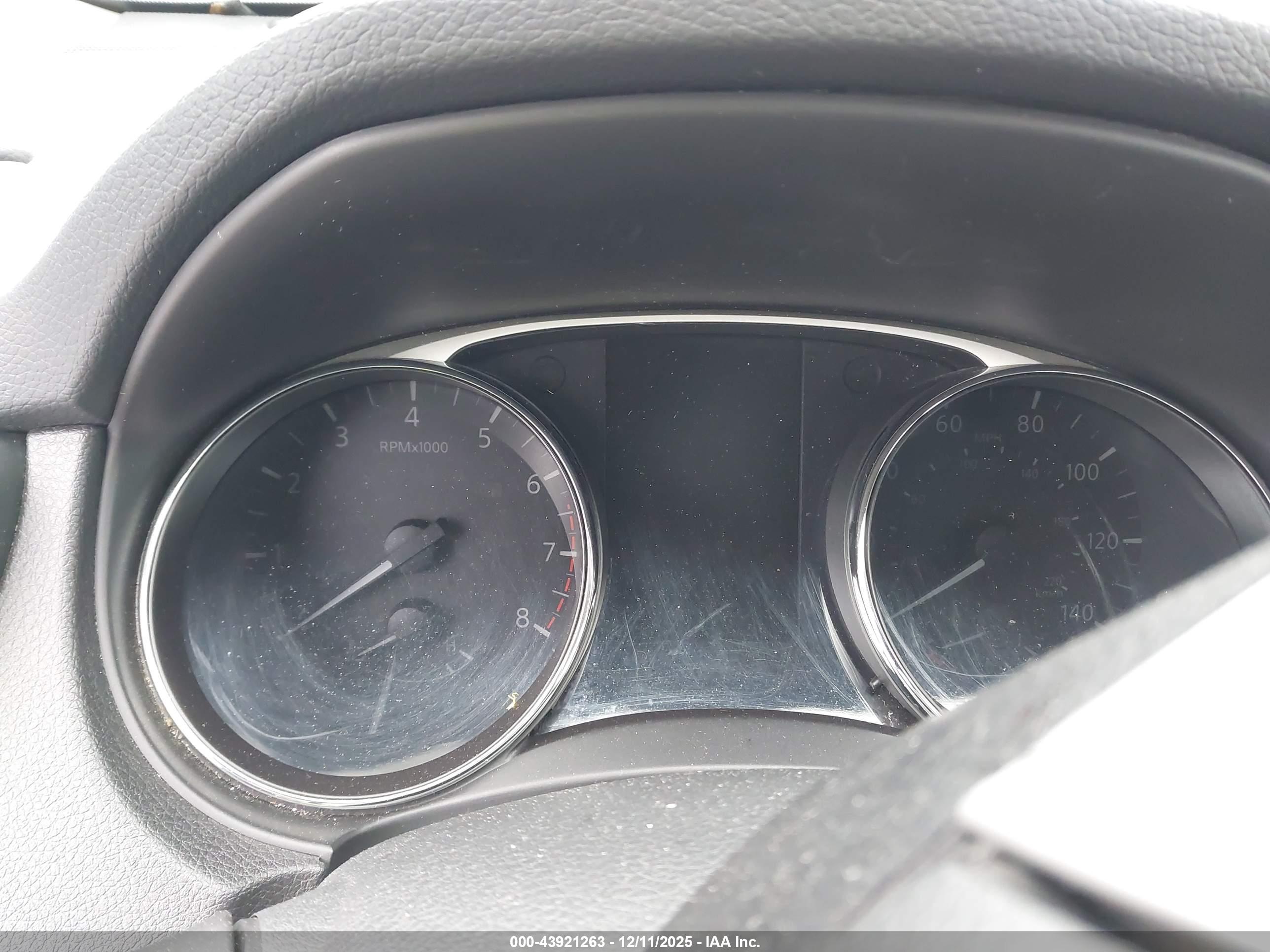 NISSAN ROGUE image 7