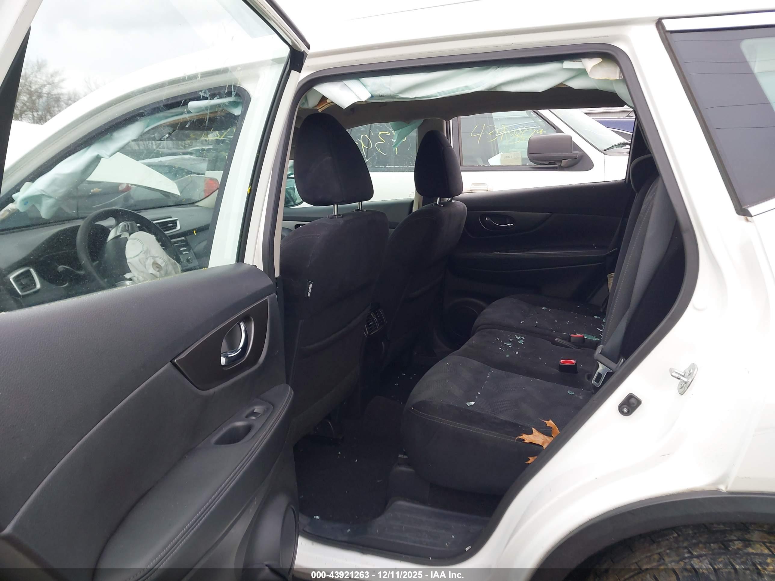 NISSAN ROGUE image 8