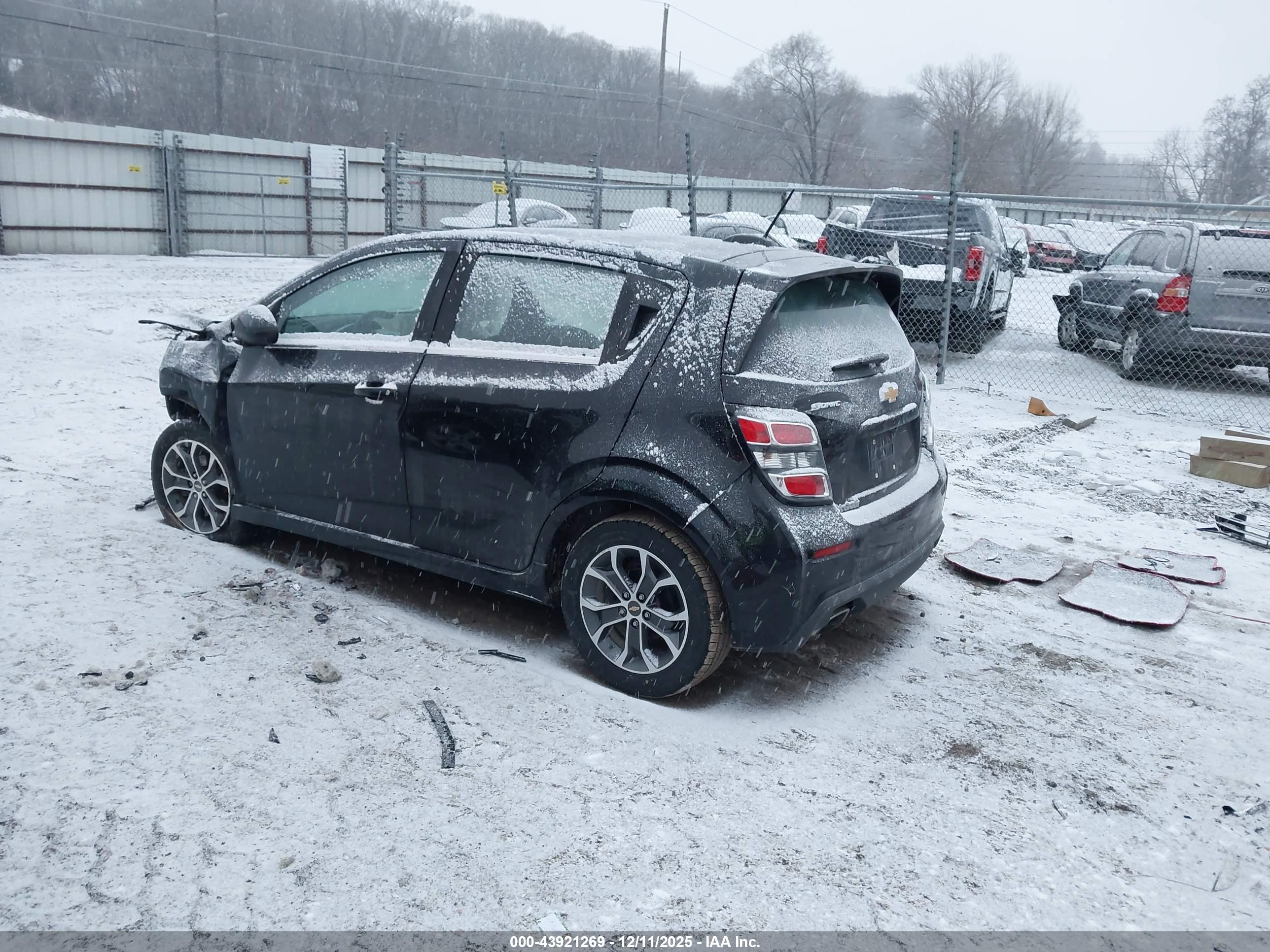 CHEVROLET SONIC image 3