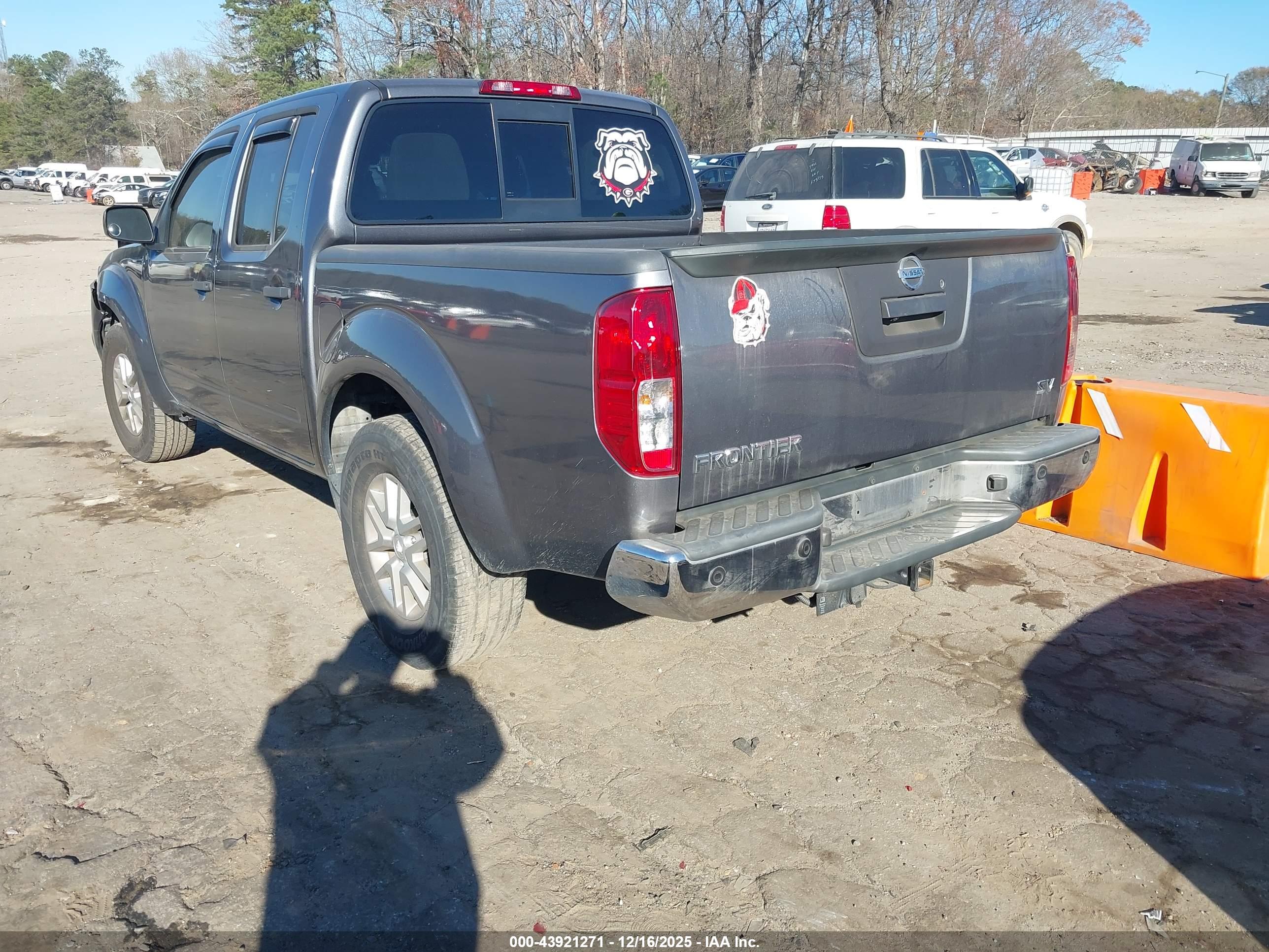 NISSAN FRONTIER image 3