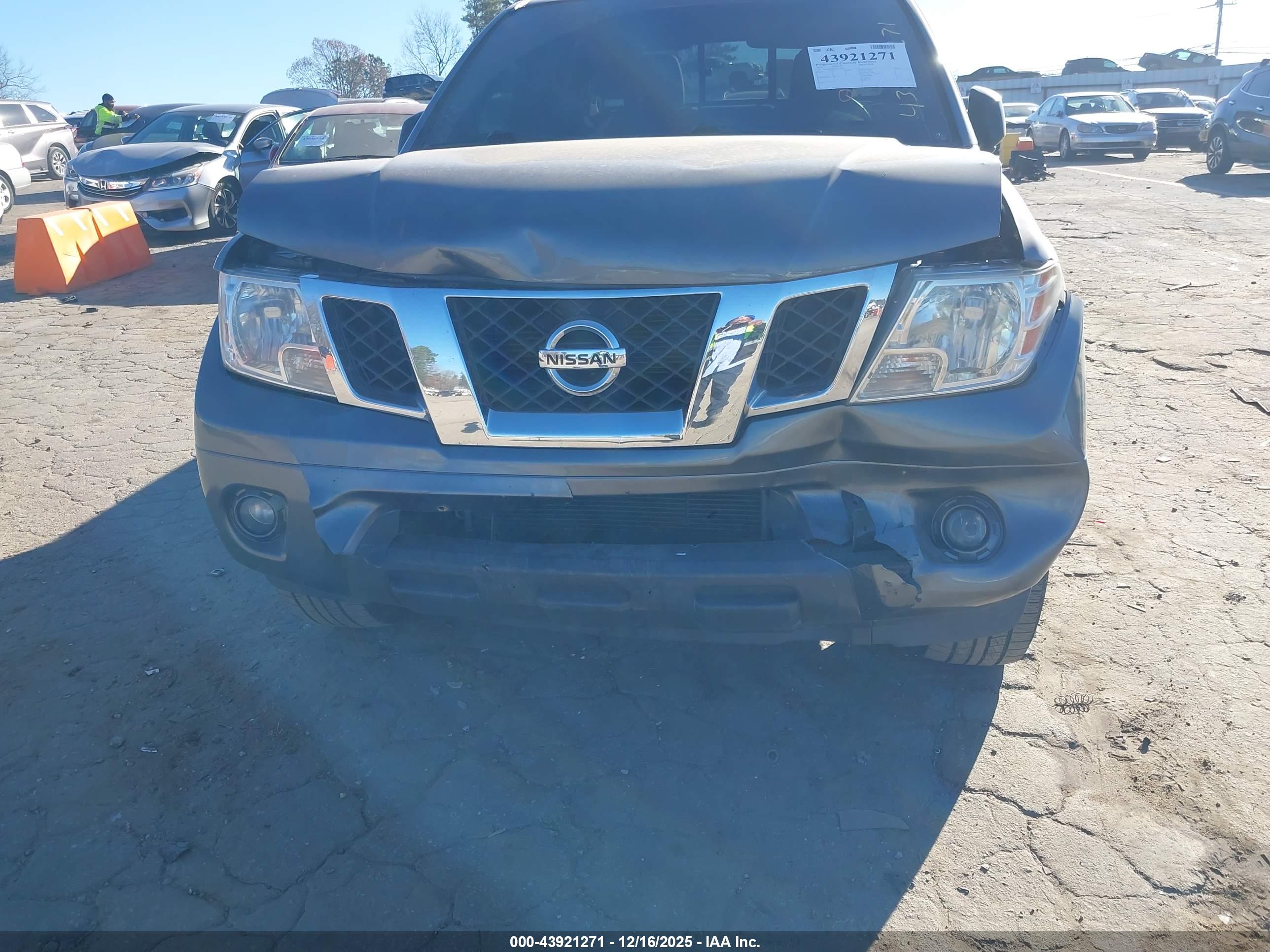 NISSAN FRONTIER image 6