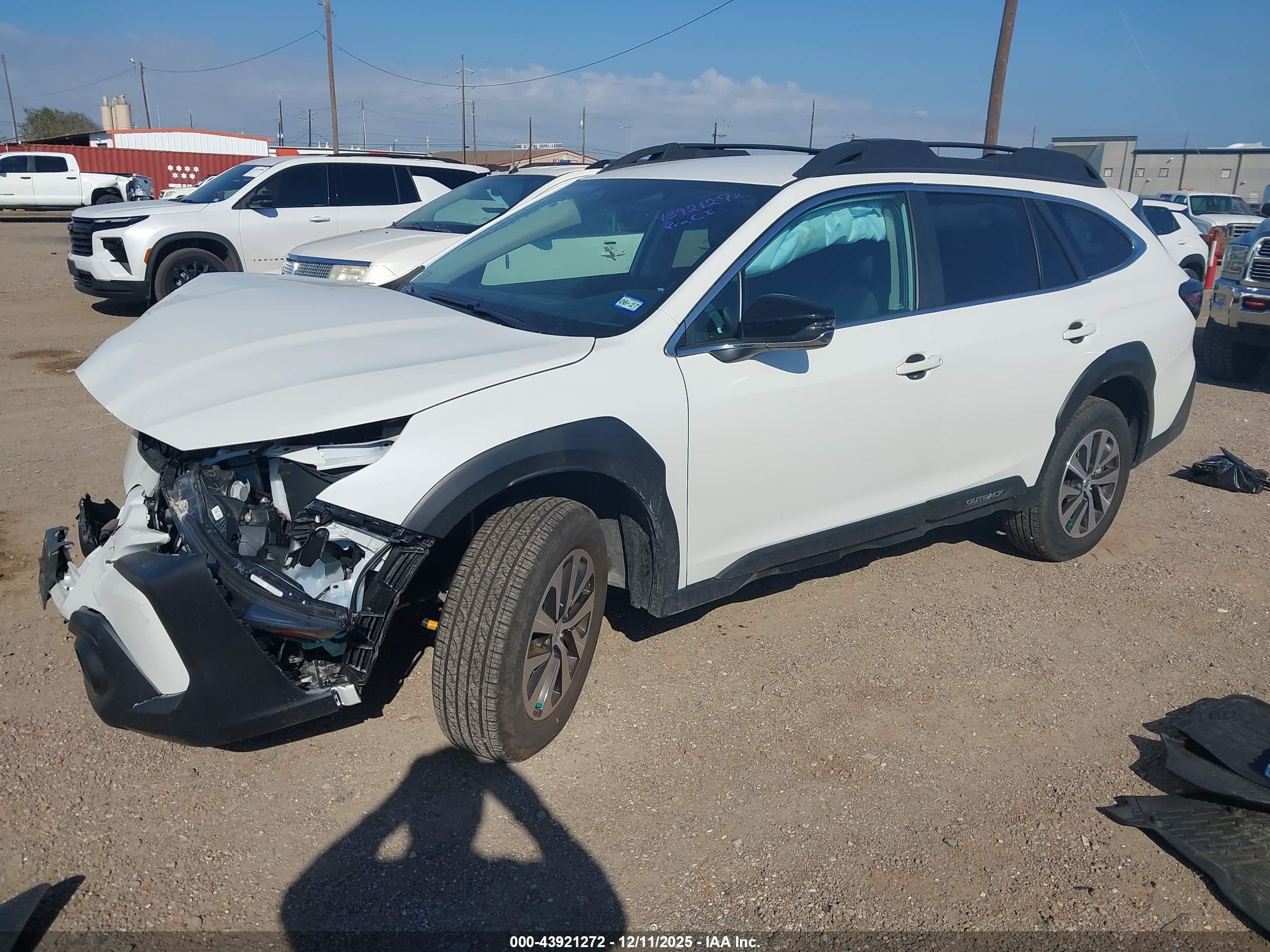 SUBARU OUTBACK image 2