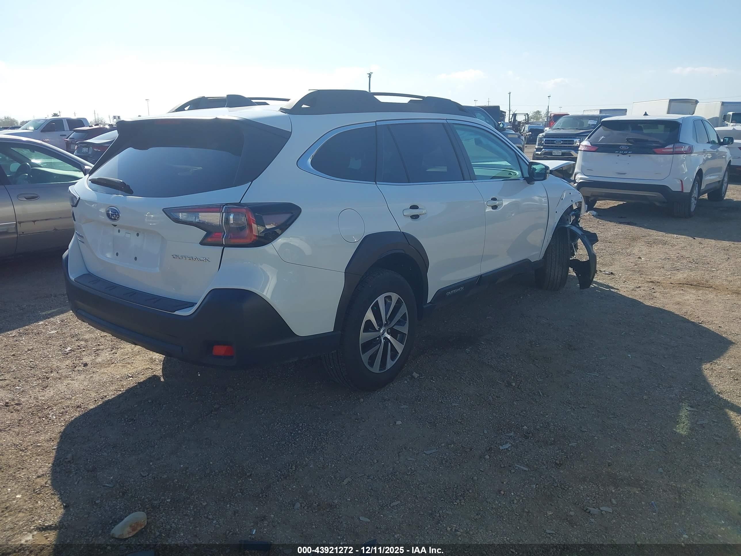 SUBARU OUTBACK image 4