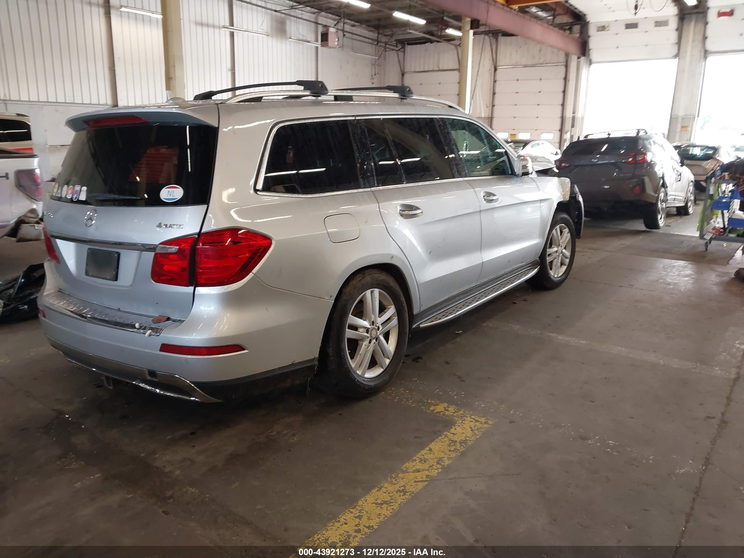 MERCEDES-BENZ GL image 4