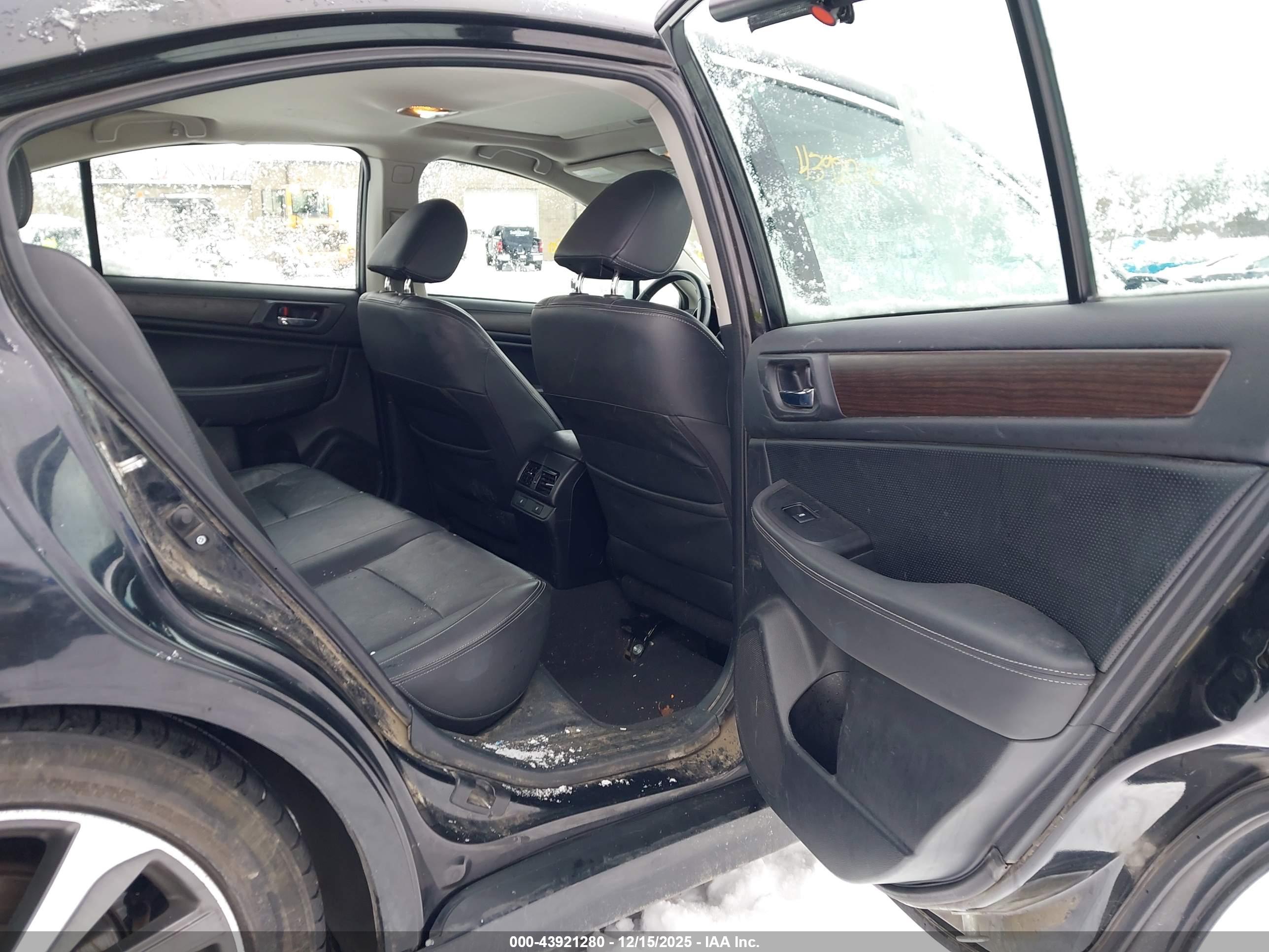 SUBARU LEGACY image 8
