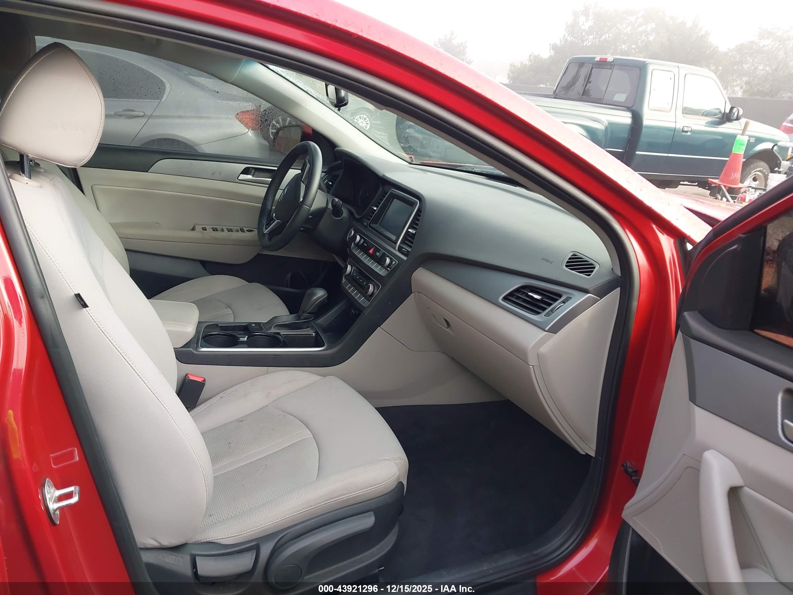 HYUNDAI SONATA image 5