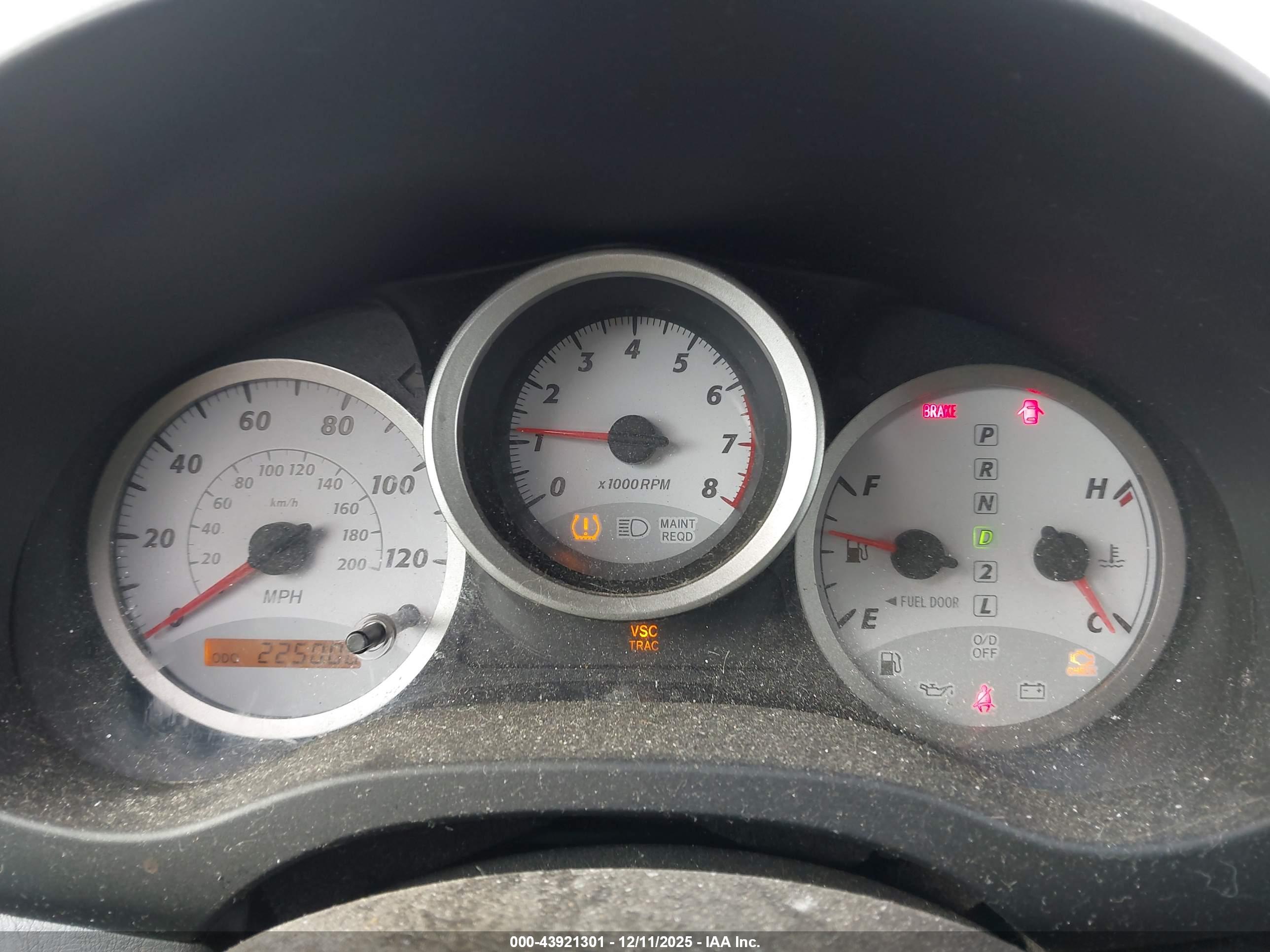TOYOTA RAV4 image 7
