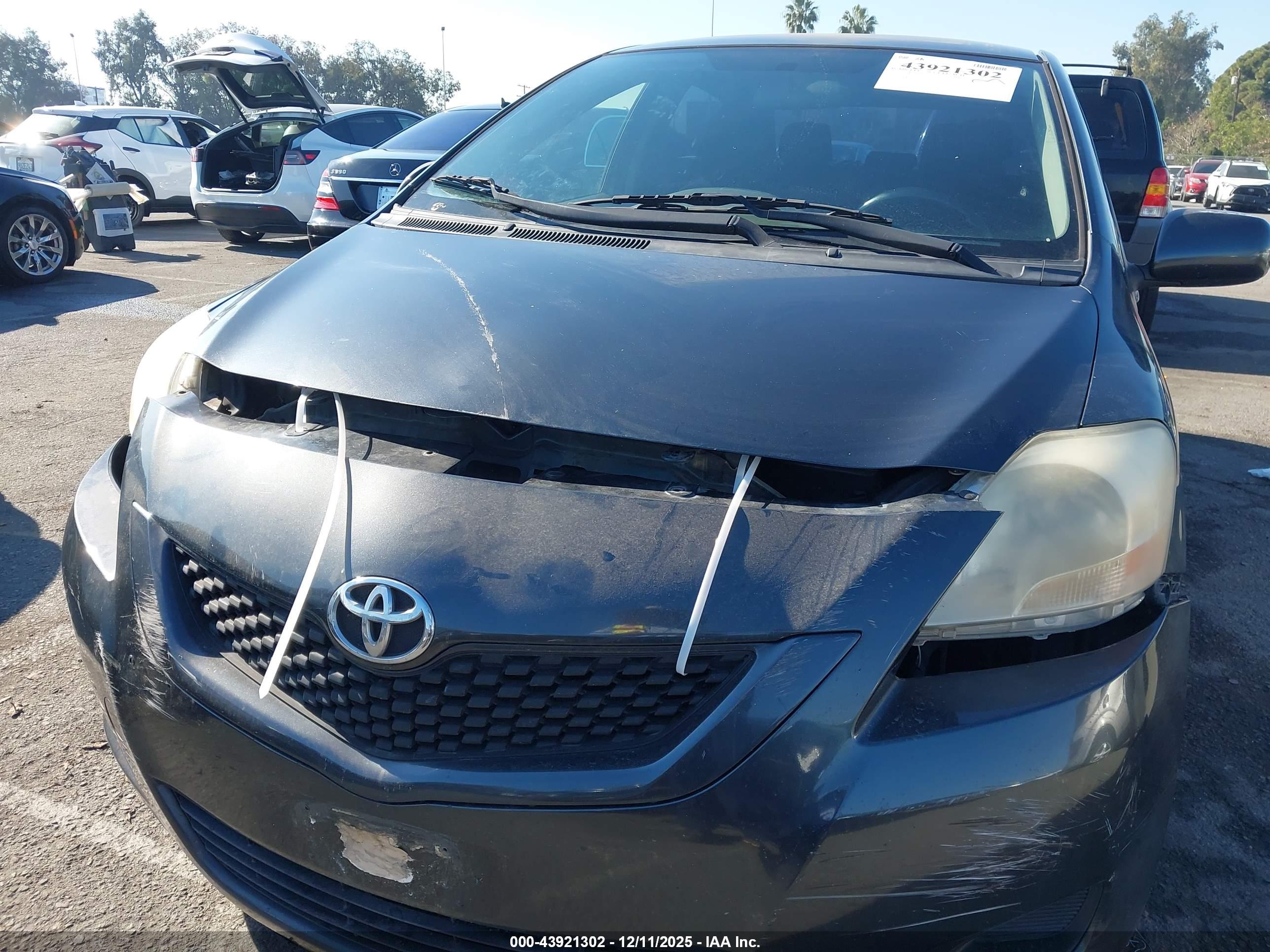 TOYOTA YARIS image 6