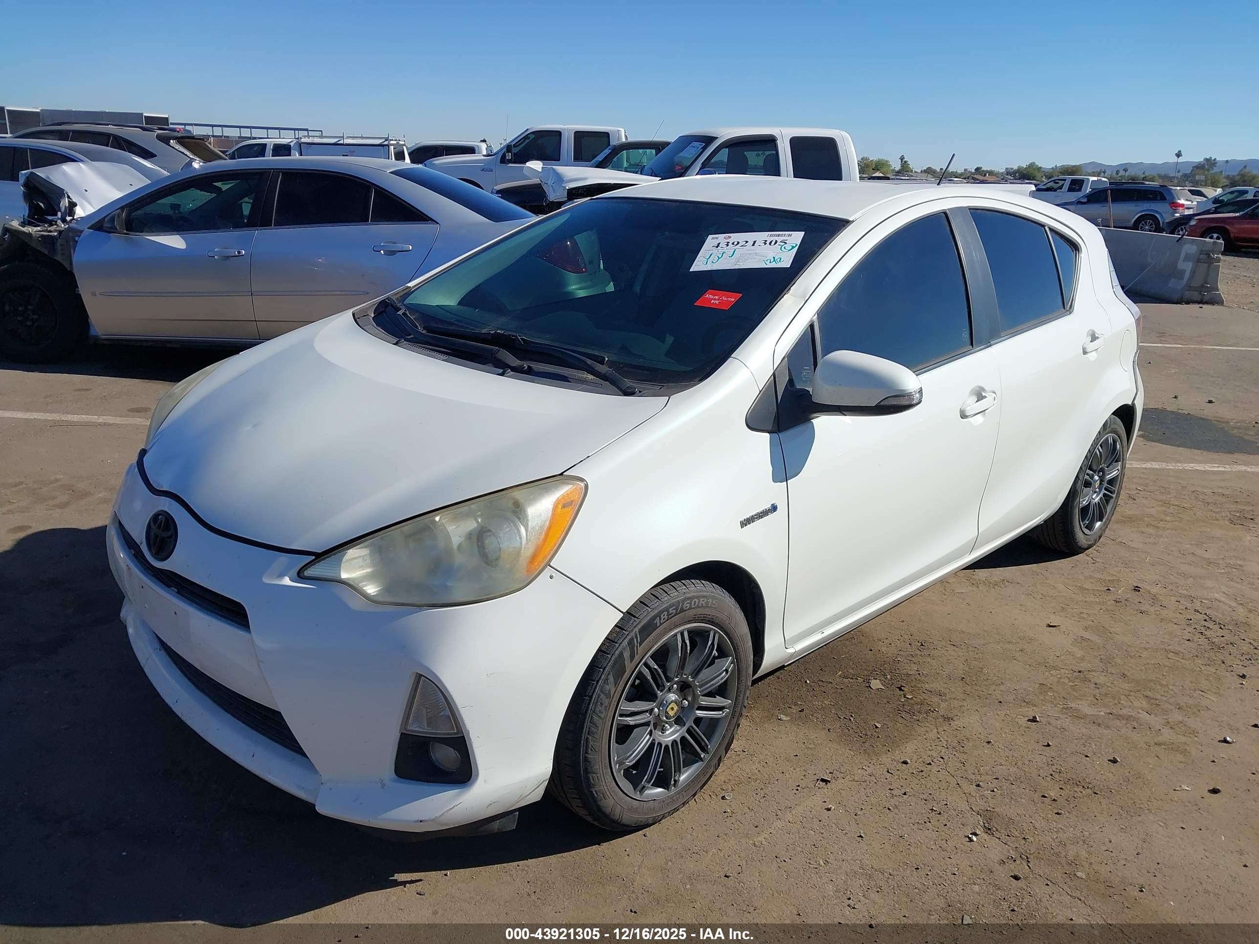 TOYOTA PRIUS image 2