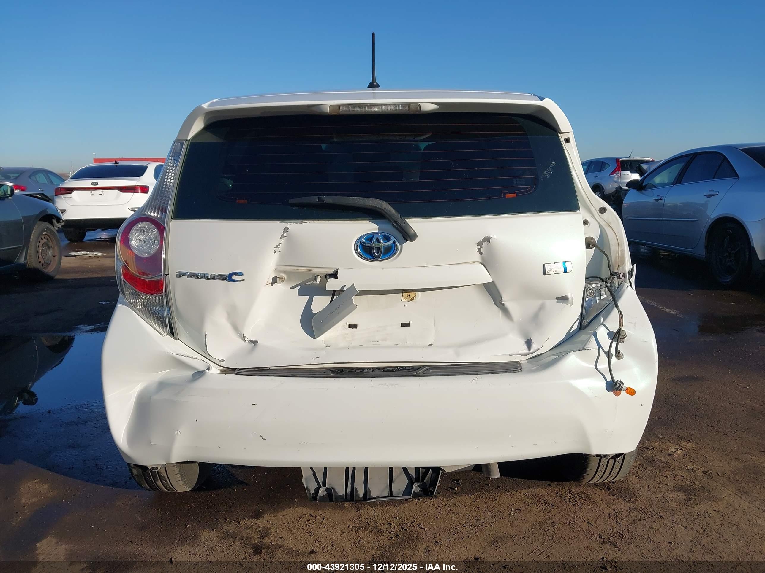 TOYOTA PRIUS image 6
